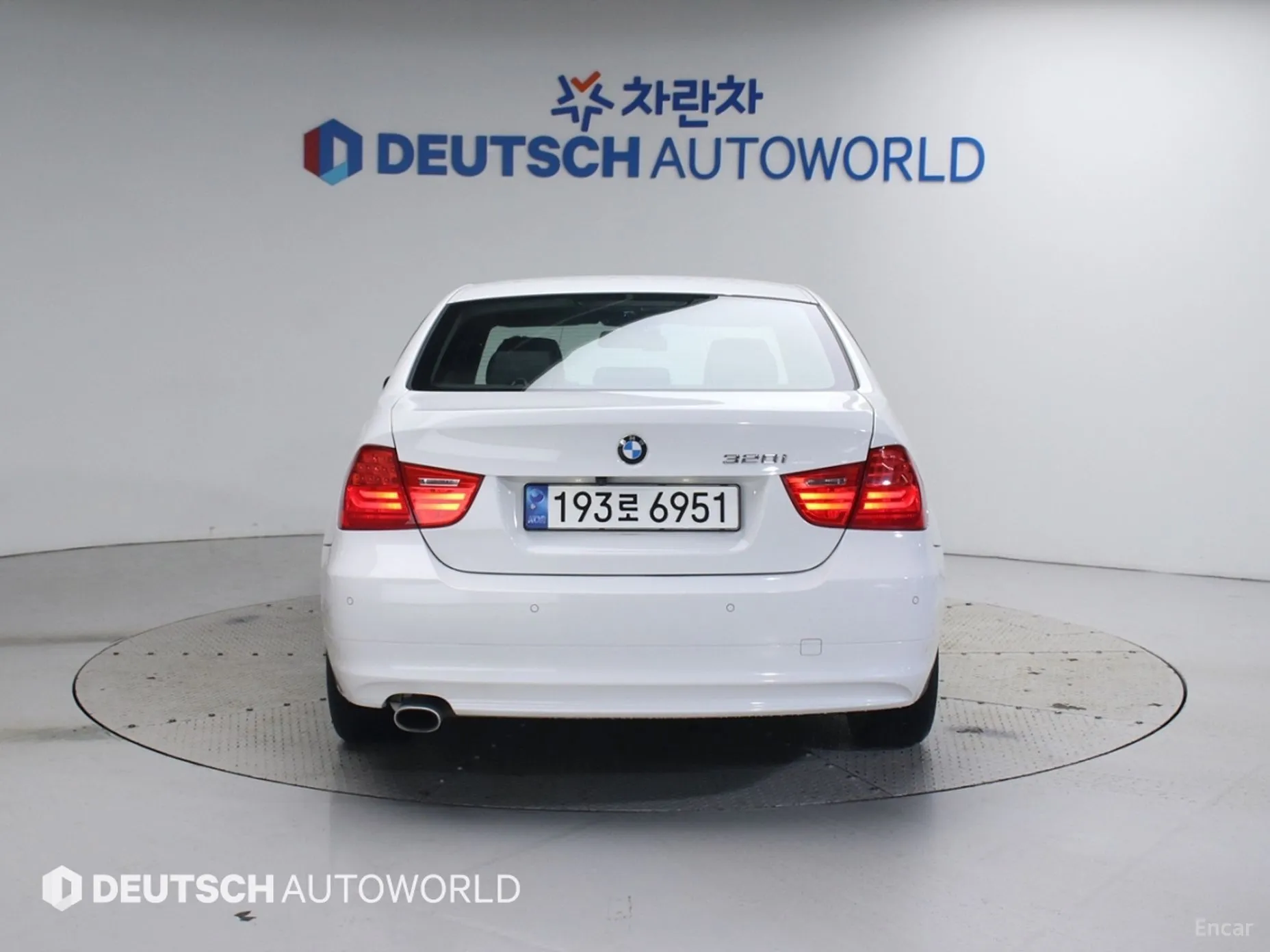 BMW 3 Series (E90) превью 3