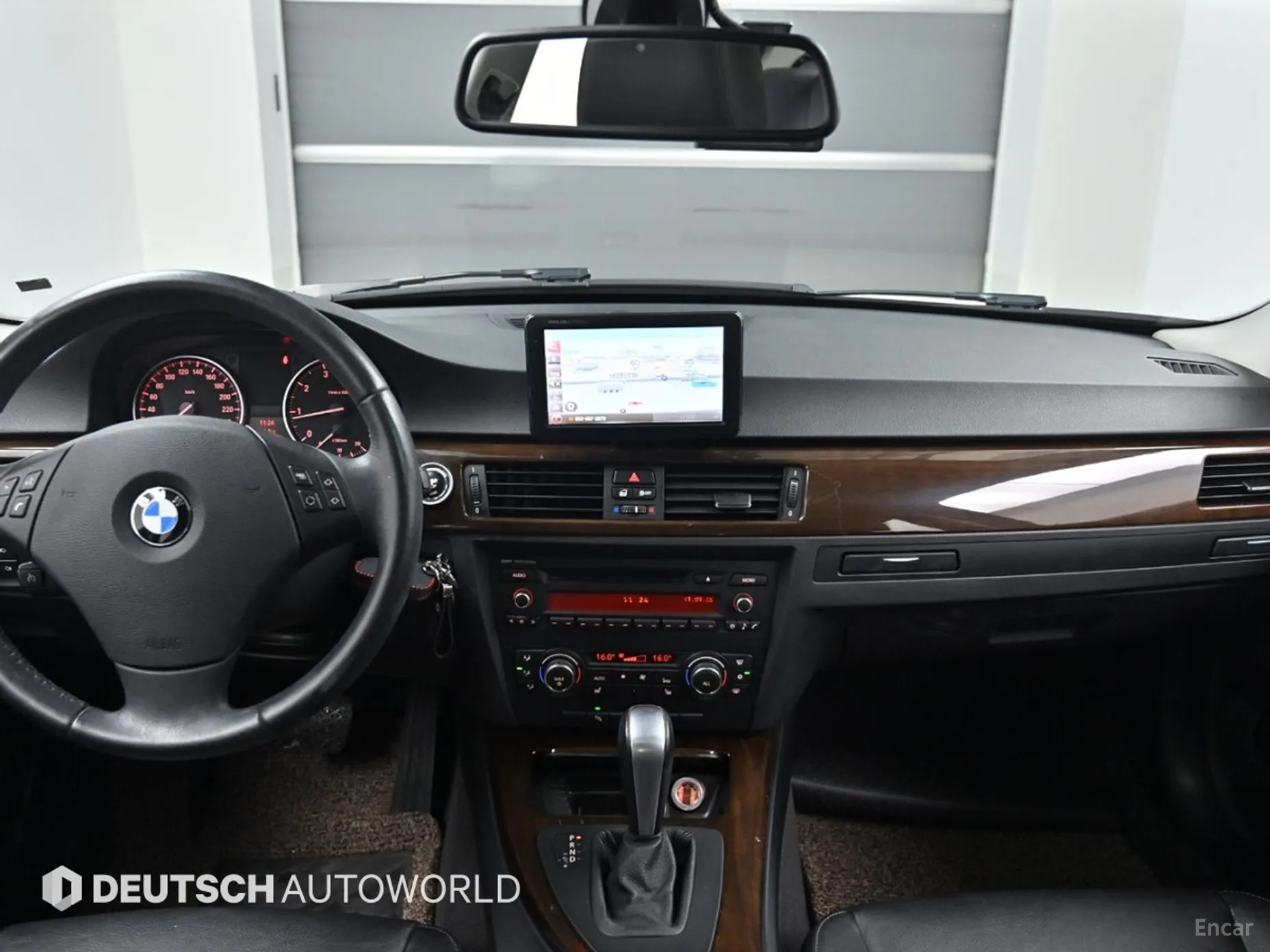 BMW 3 Series (E90) превью 4