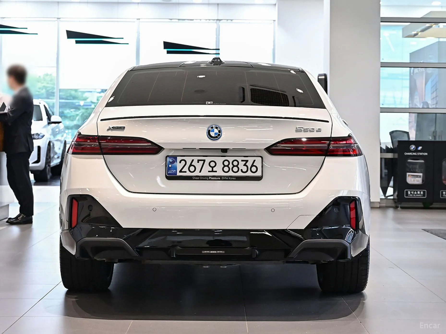 BMW 5 Series (G60) превью 3