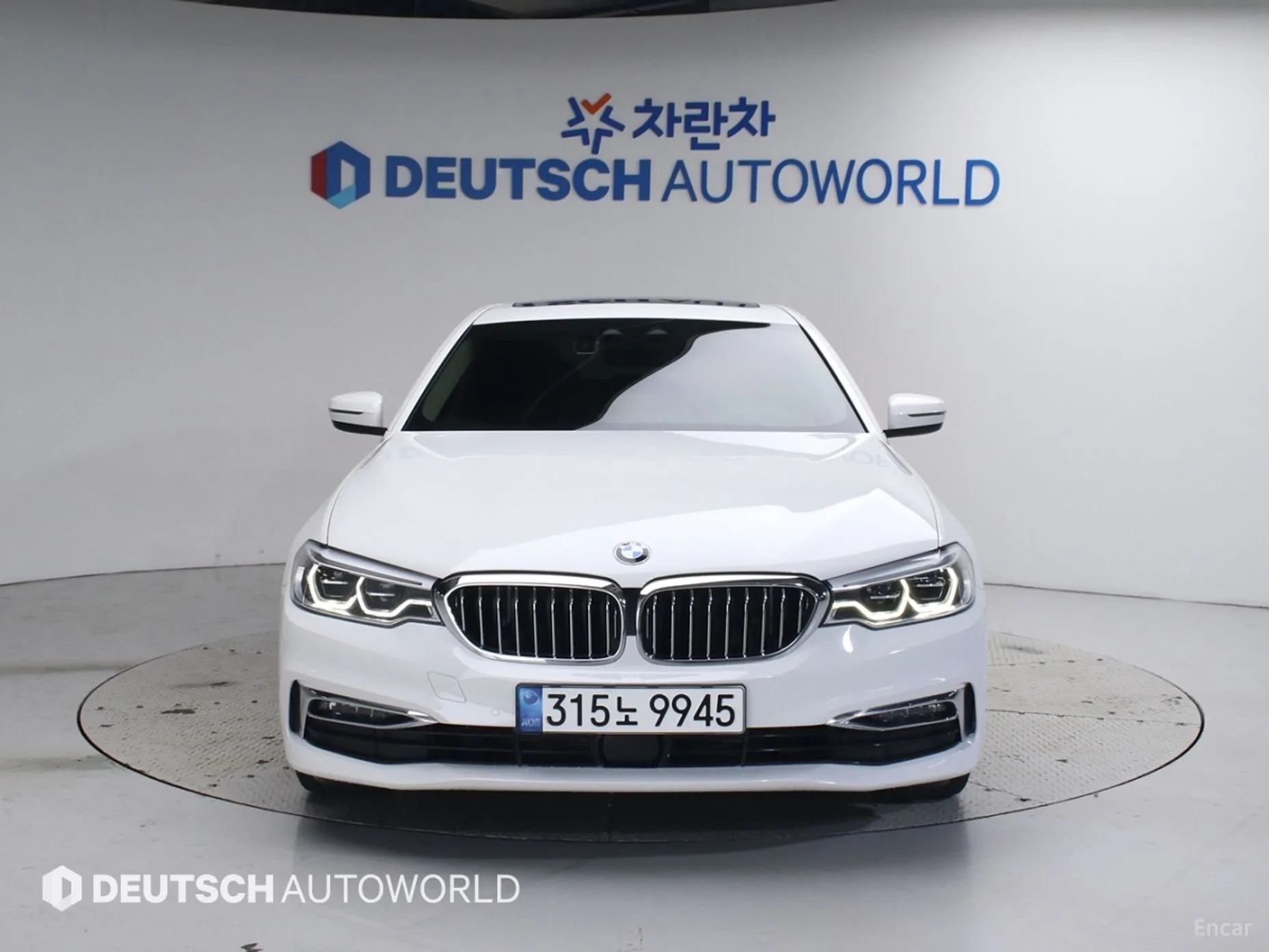 BMW 5 Series (G30) превью 2