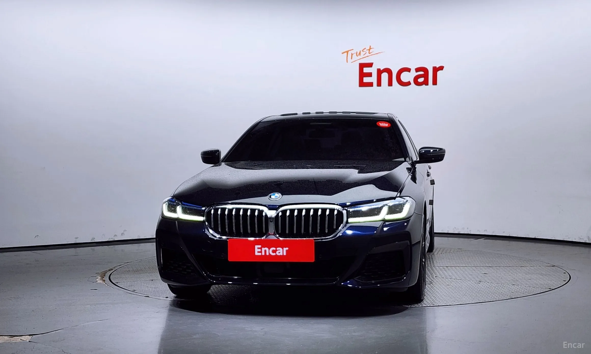 BMW 5 Series (G30) превью 2