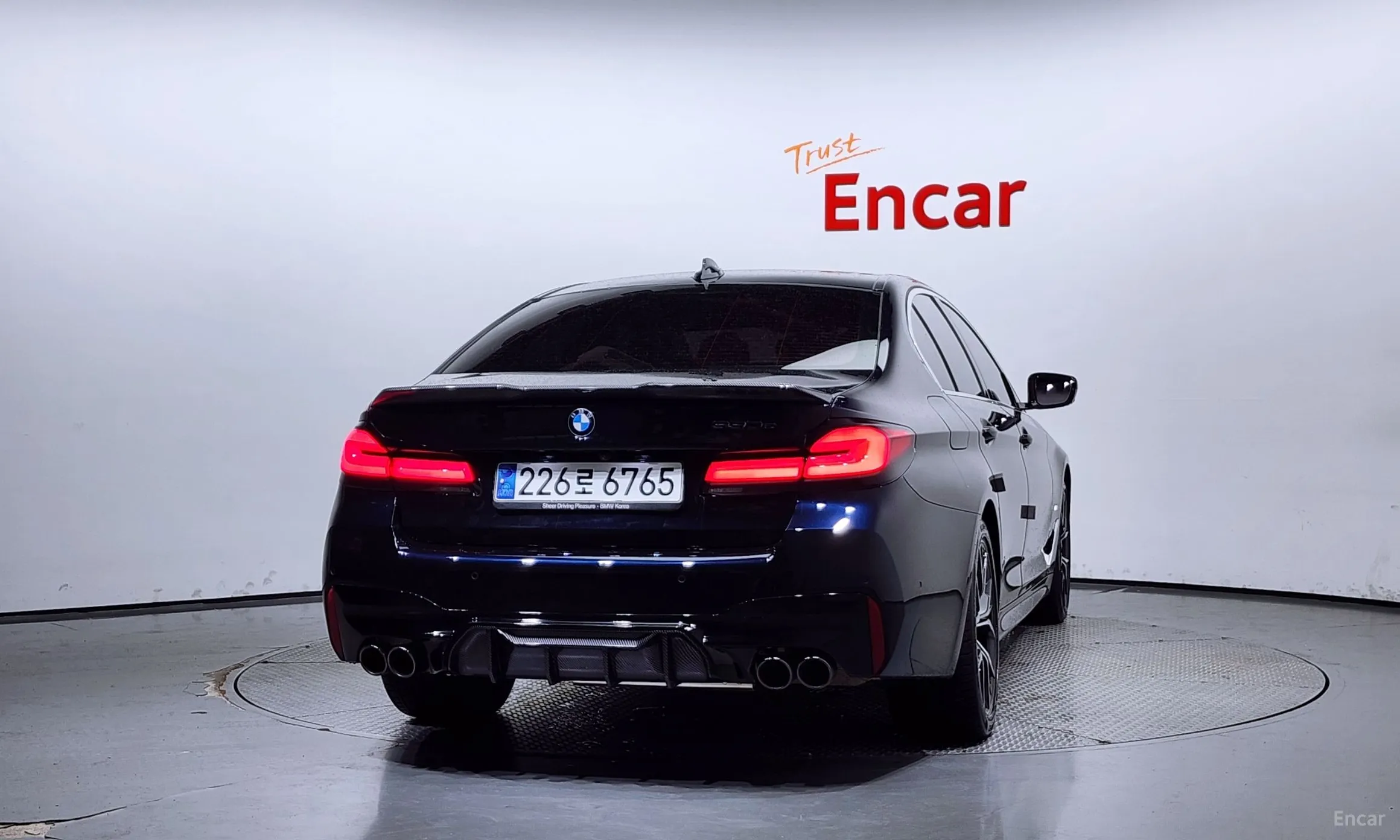 BMW 5 Series (G30) превью 3