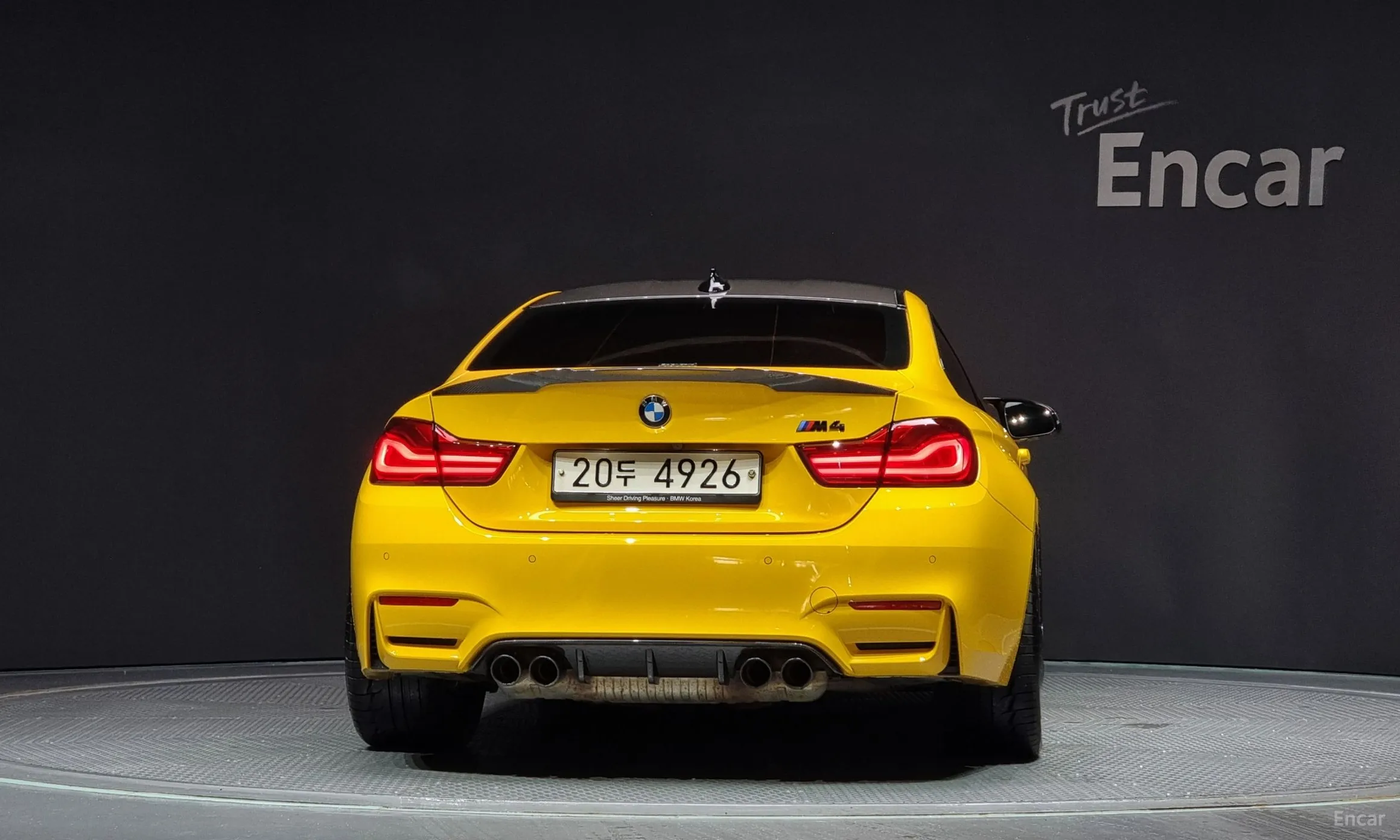 BMW M4 (F82) превью 3