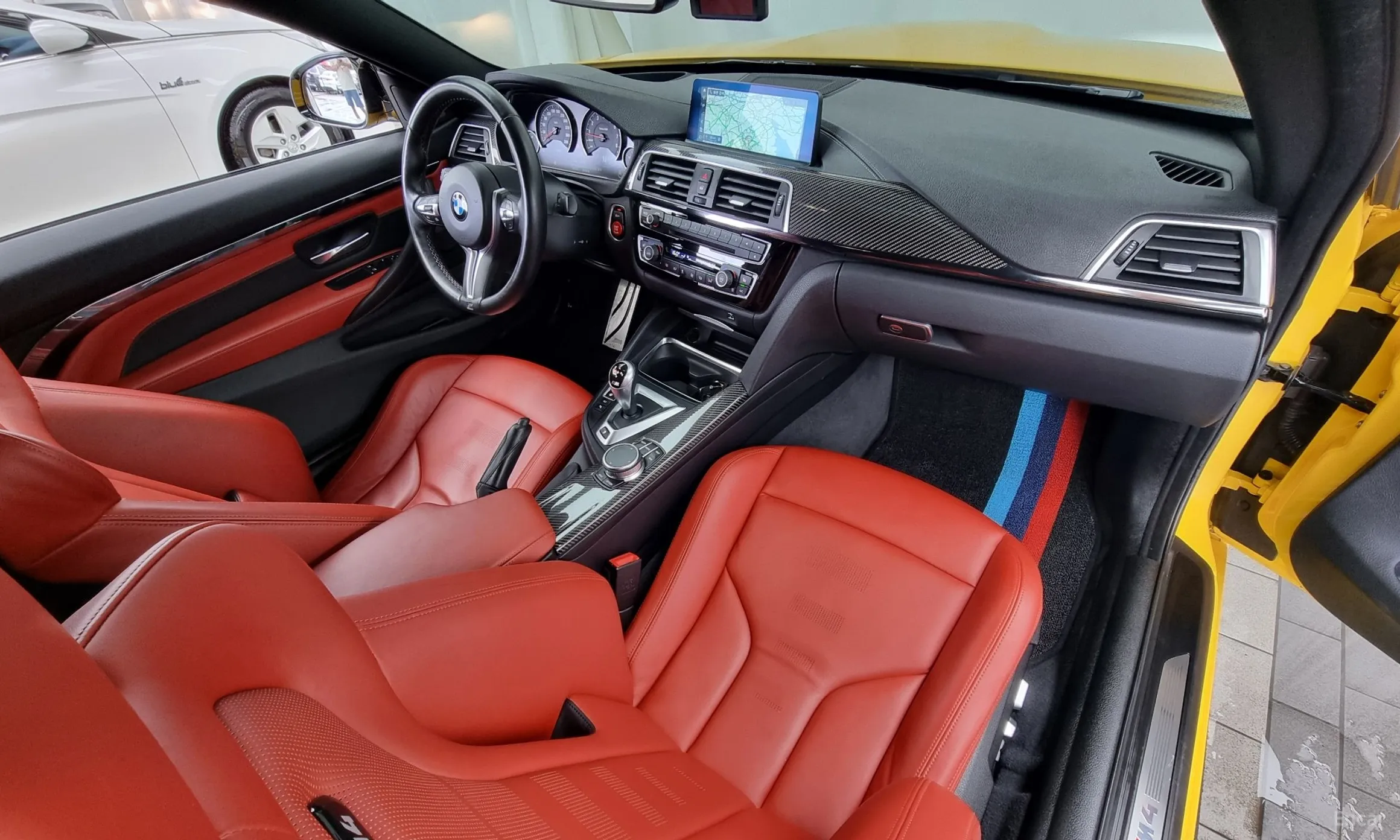 BMW M4 (F82) превью 4