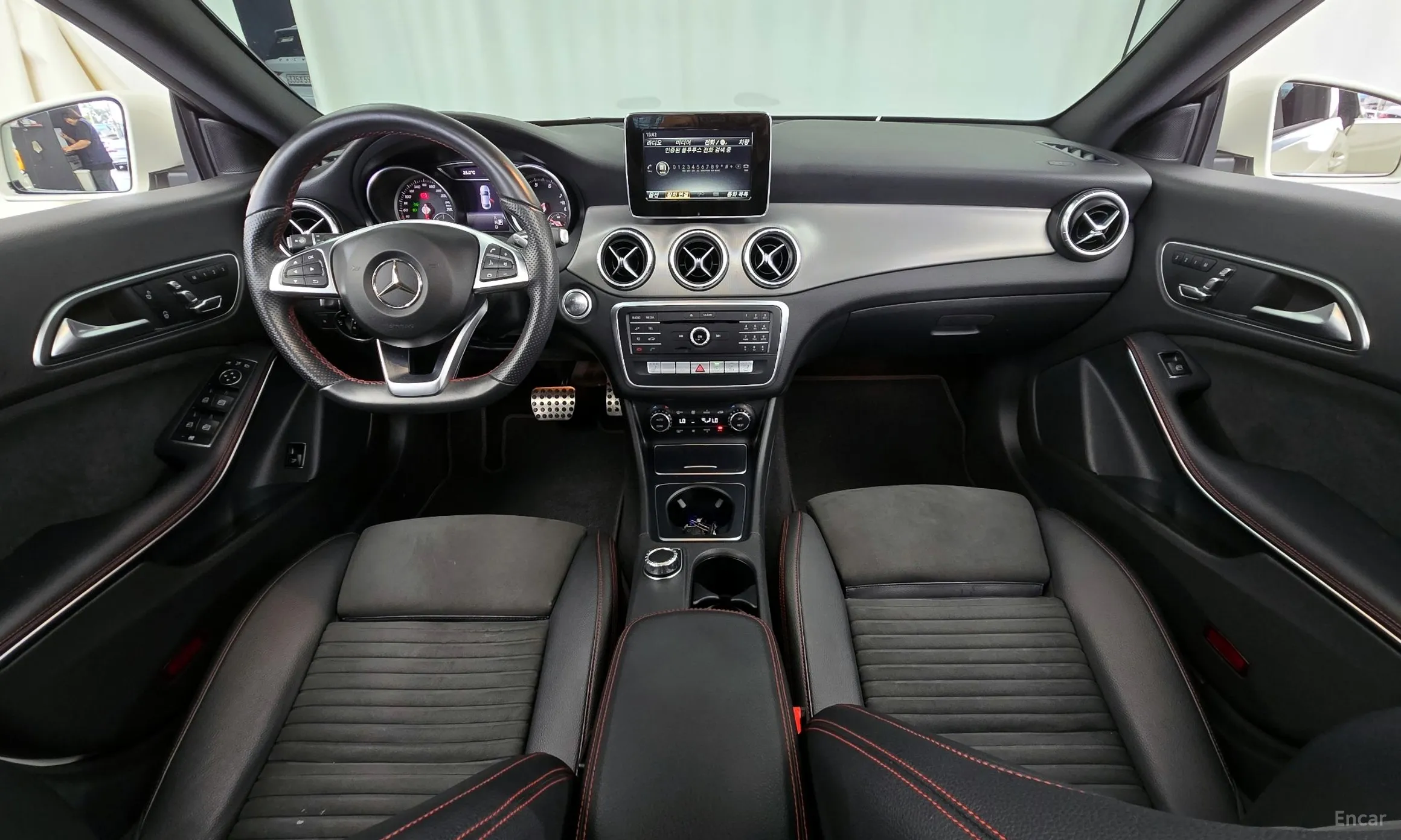 Mercedes Benz CLA-Class C117 превью 4