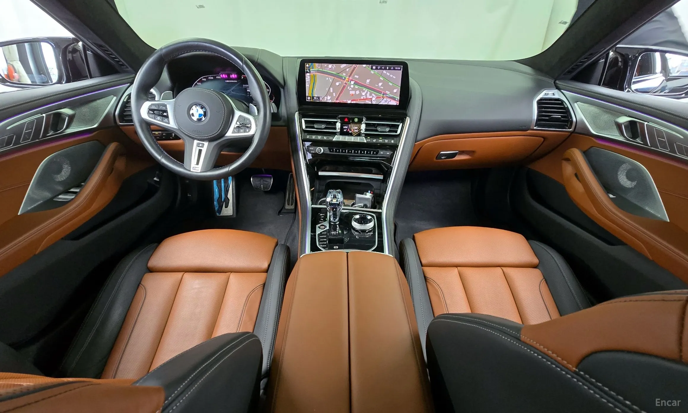 BMW 8-series (G15) превью 4