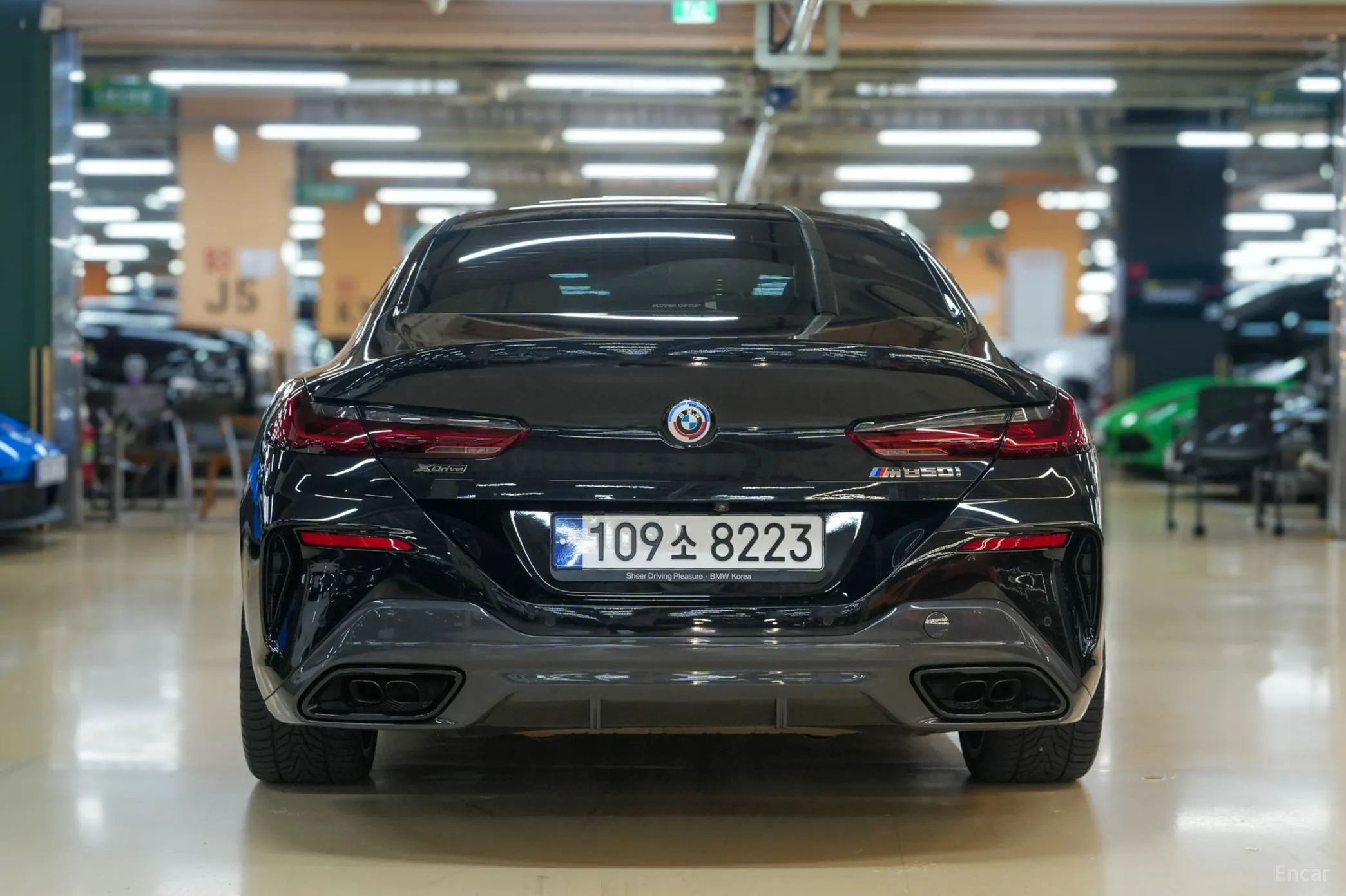 BMW 8-series (G15) превью 3