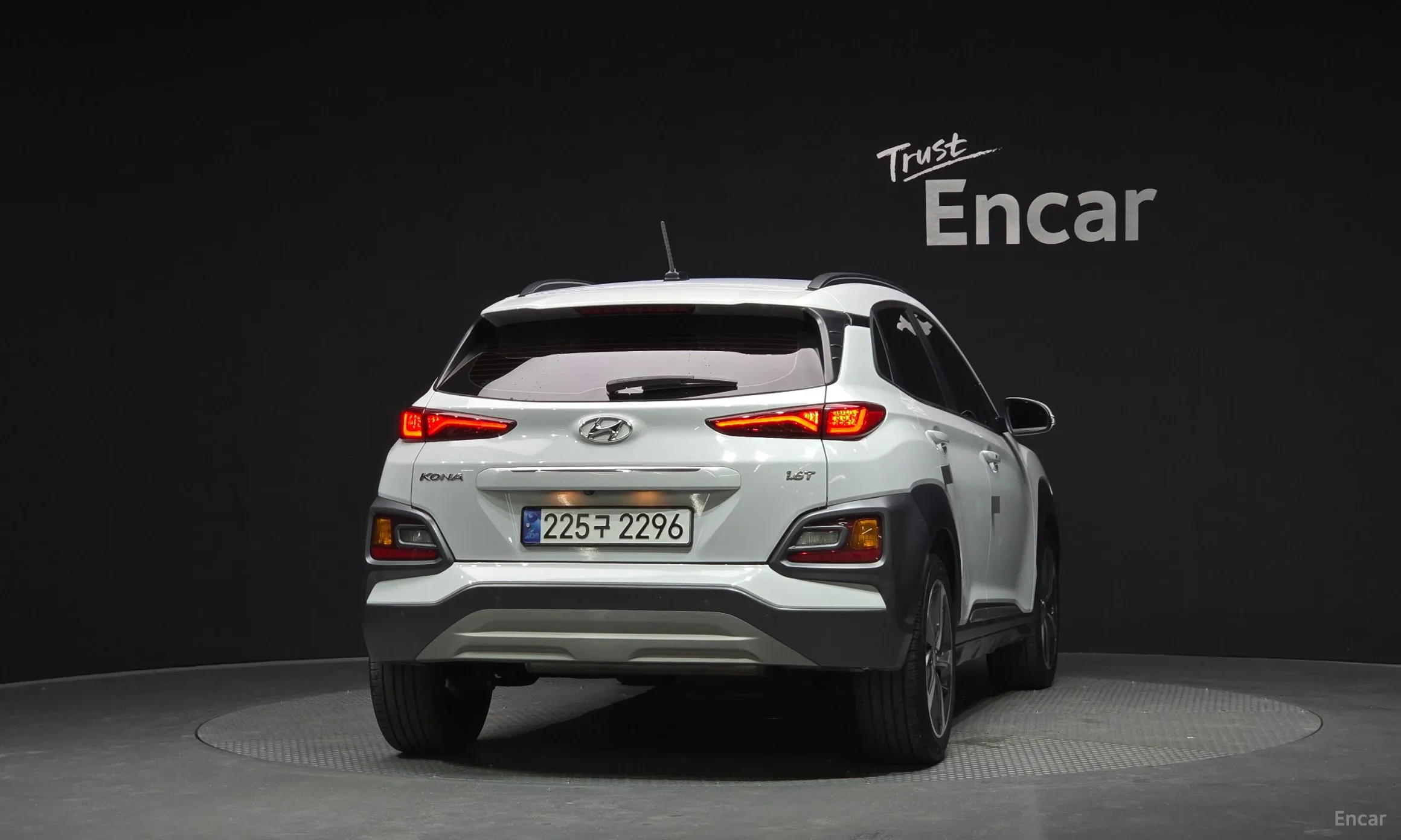 Hyundai Kona превью 3