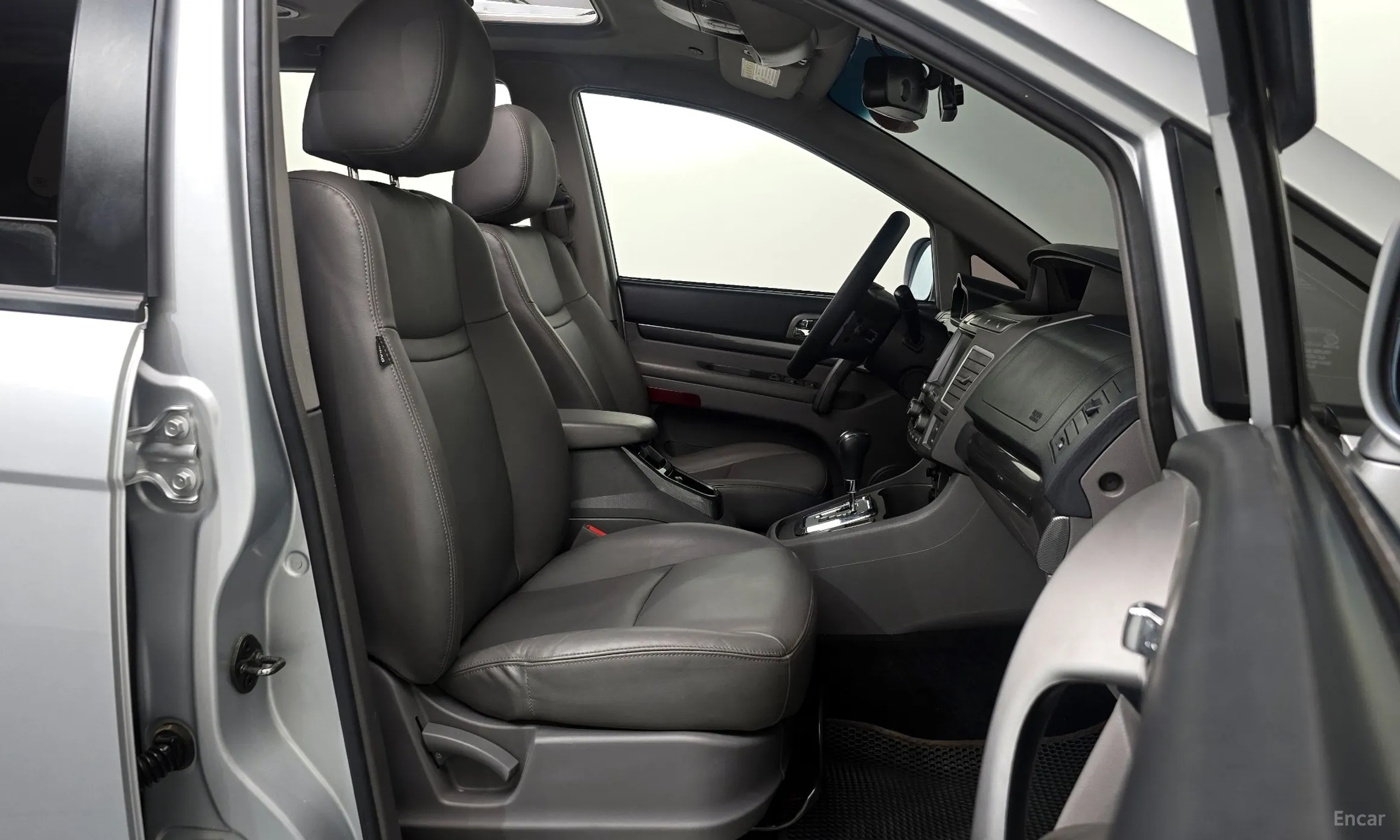 KG Mobility (SsangYong) Korando Turismo превью 10