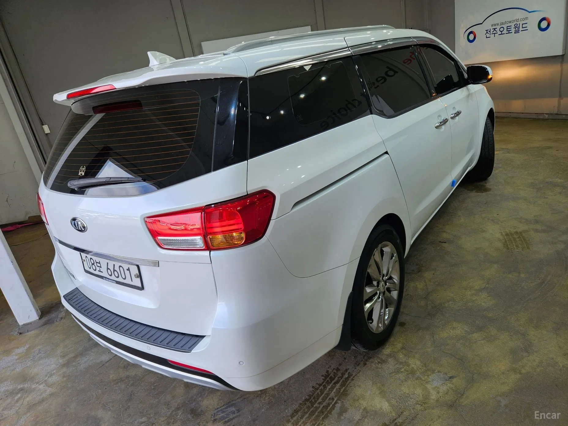 Kia Carnival превью 2