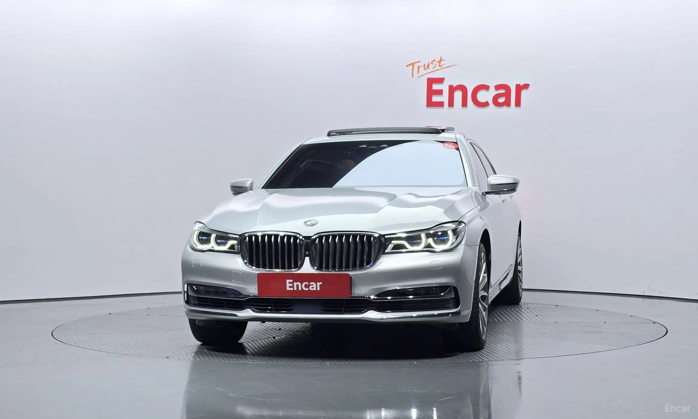 BMW 7 Series (G11) превью 2