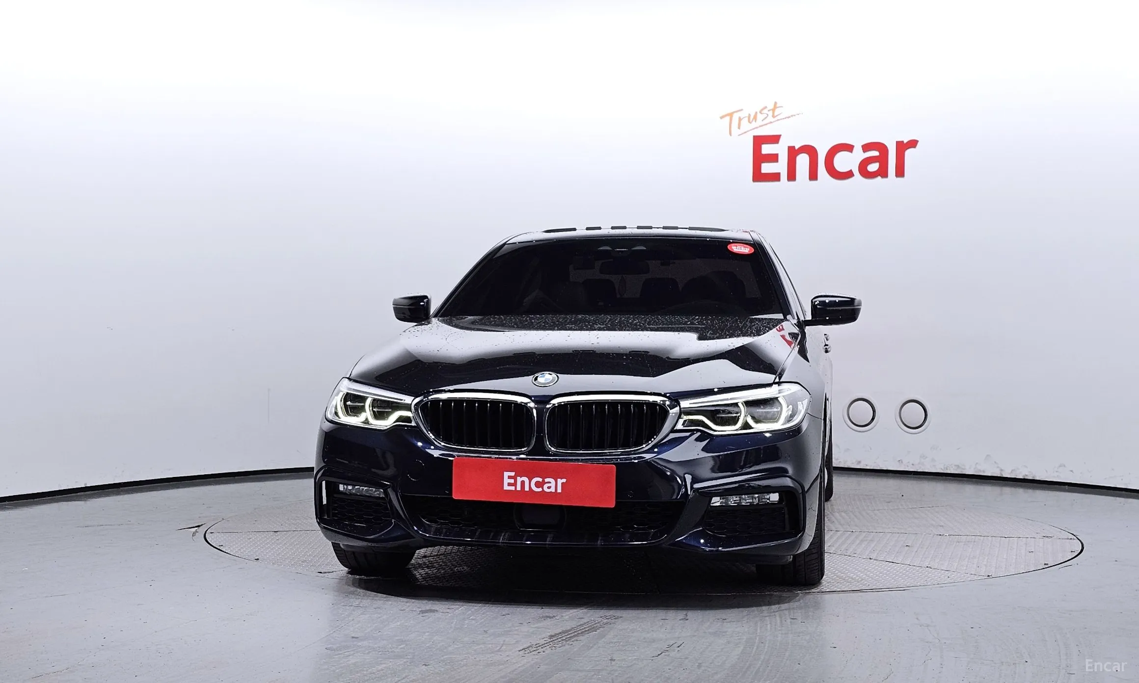 BMW 5 Series (G30) превью 2