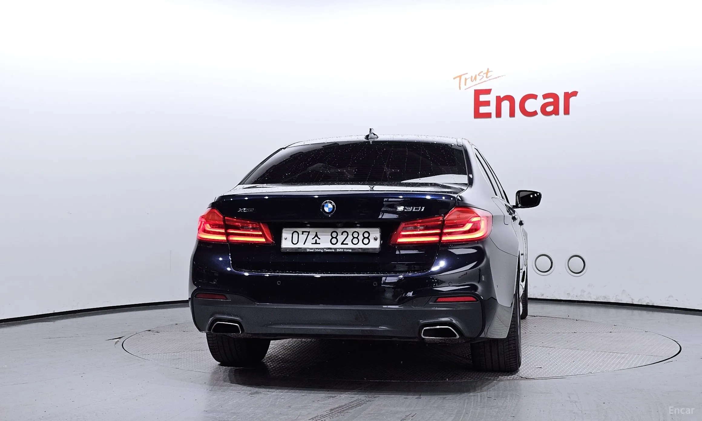 BMW 5 Series (G30) превью 3