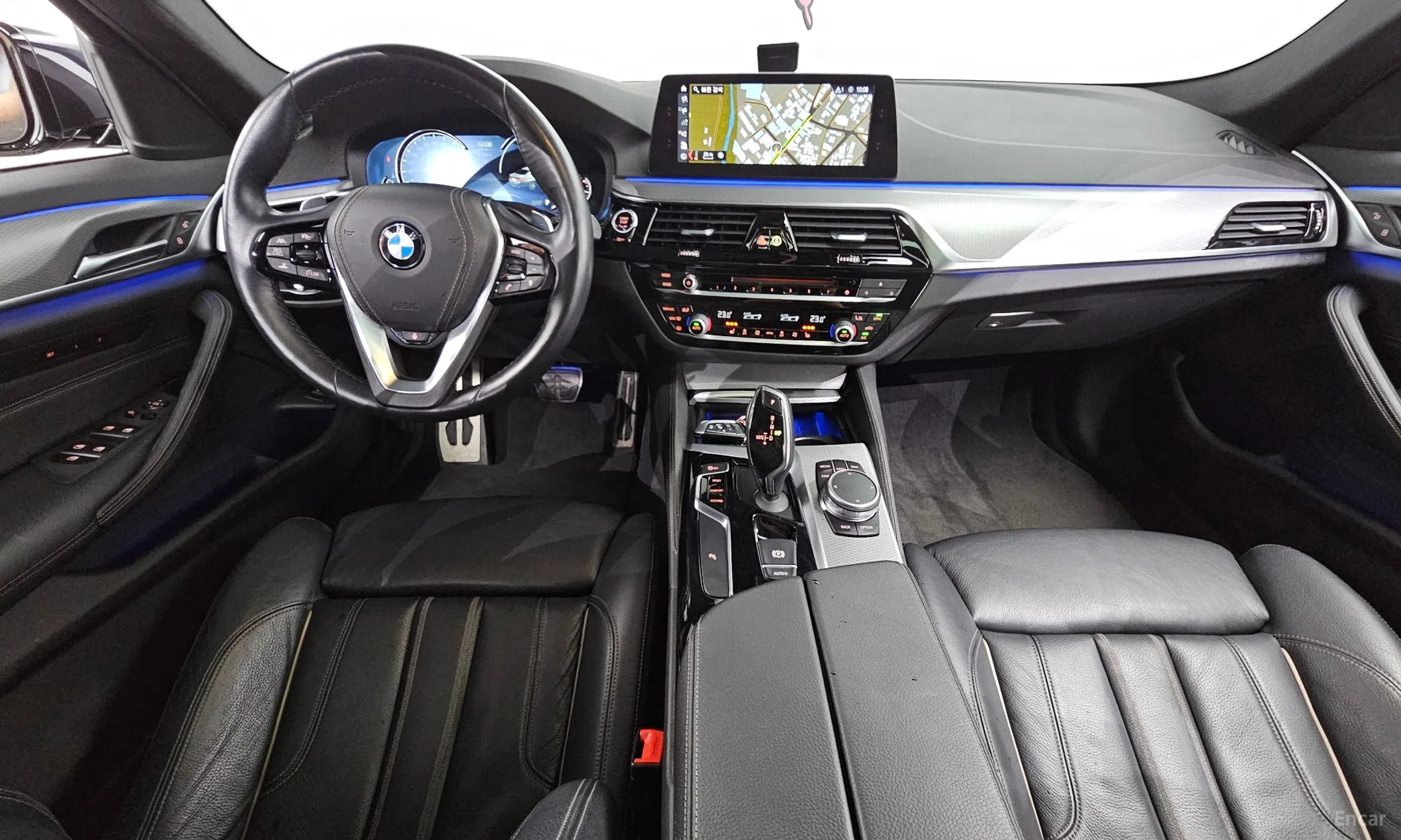 BMW 5 Series (G30) превью 4