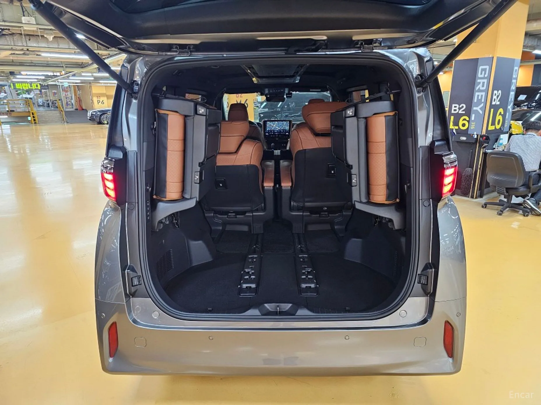 Toyota Alphard 4th Generation превью 14