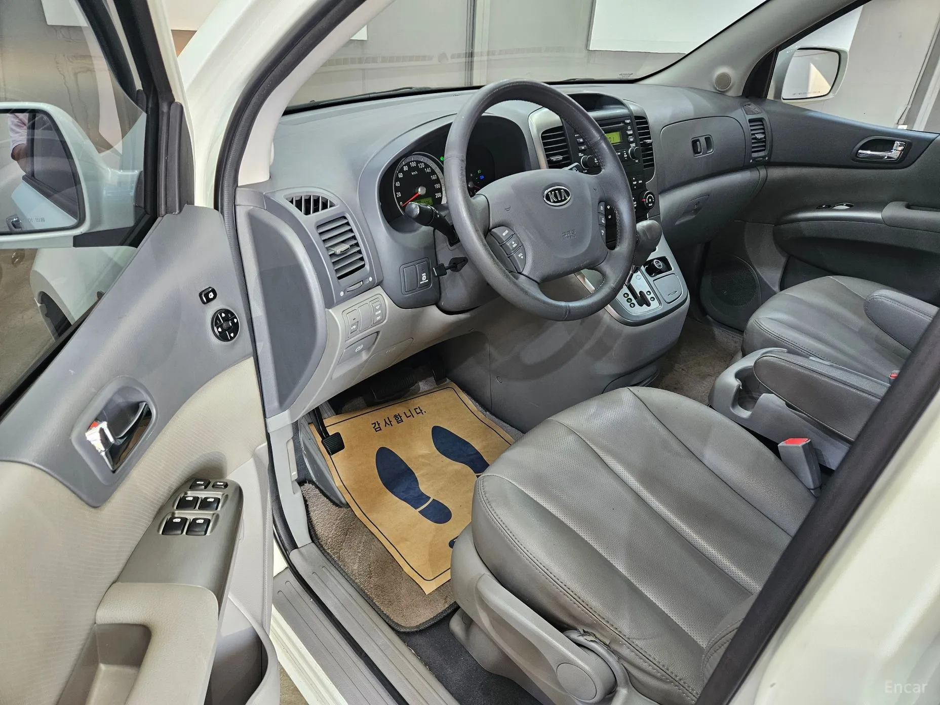 Kia Grand Carnival превью 4