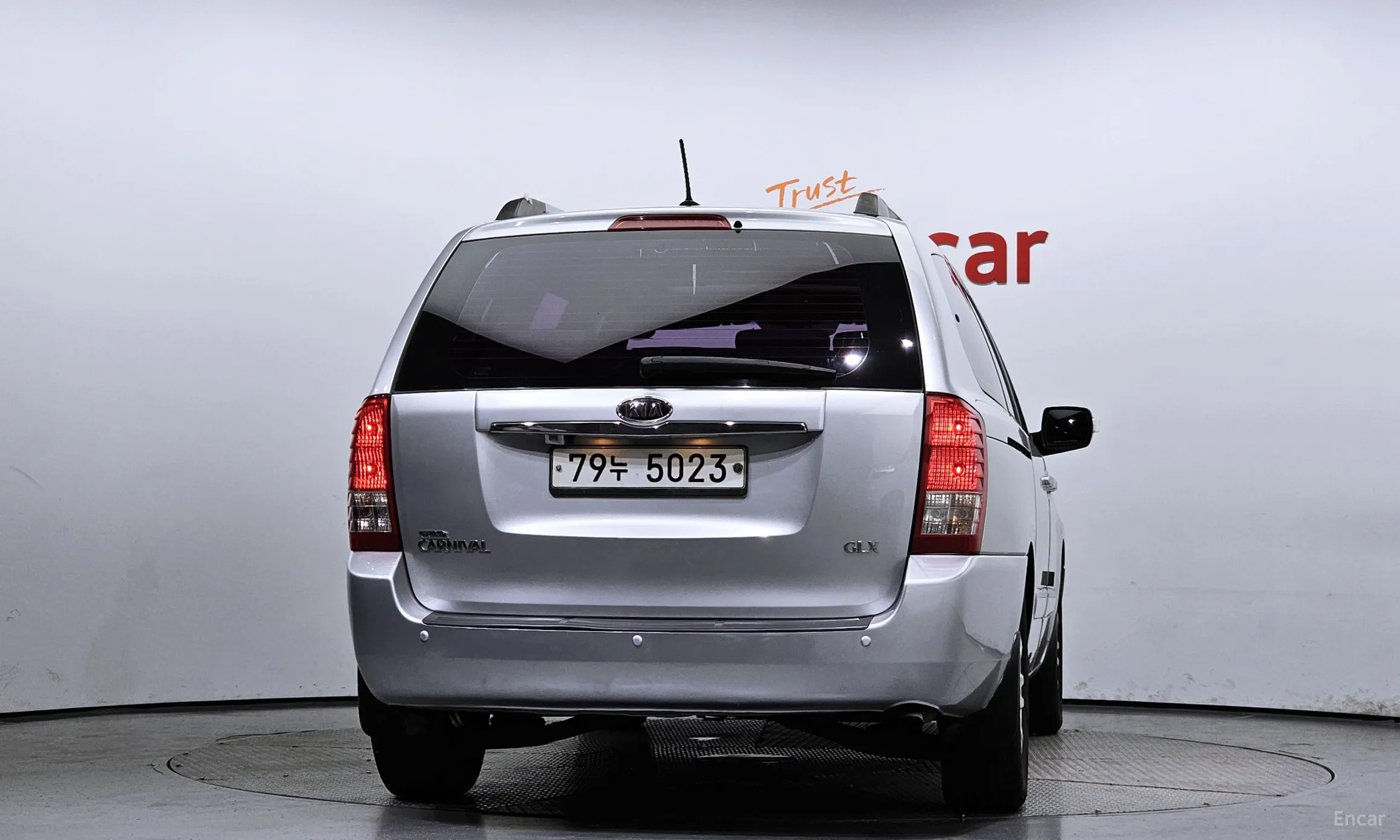 Kia Carnival R превью 3