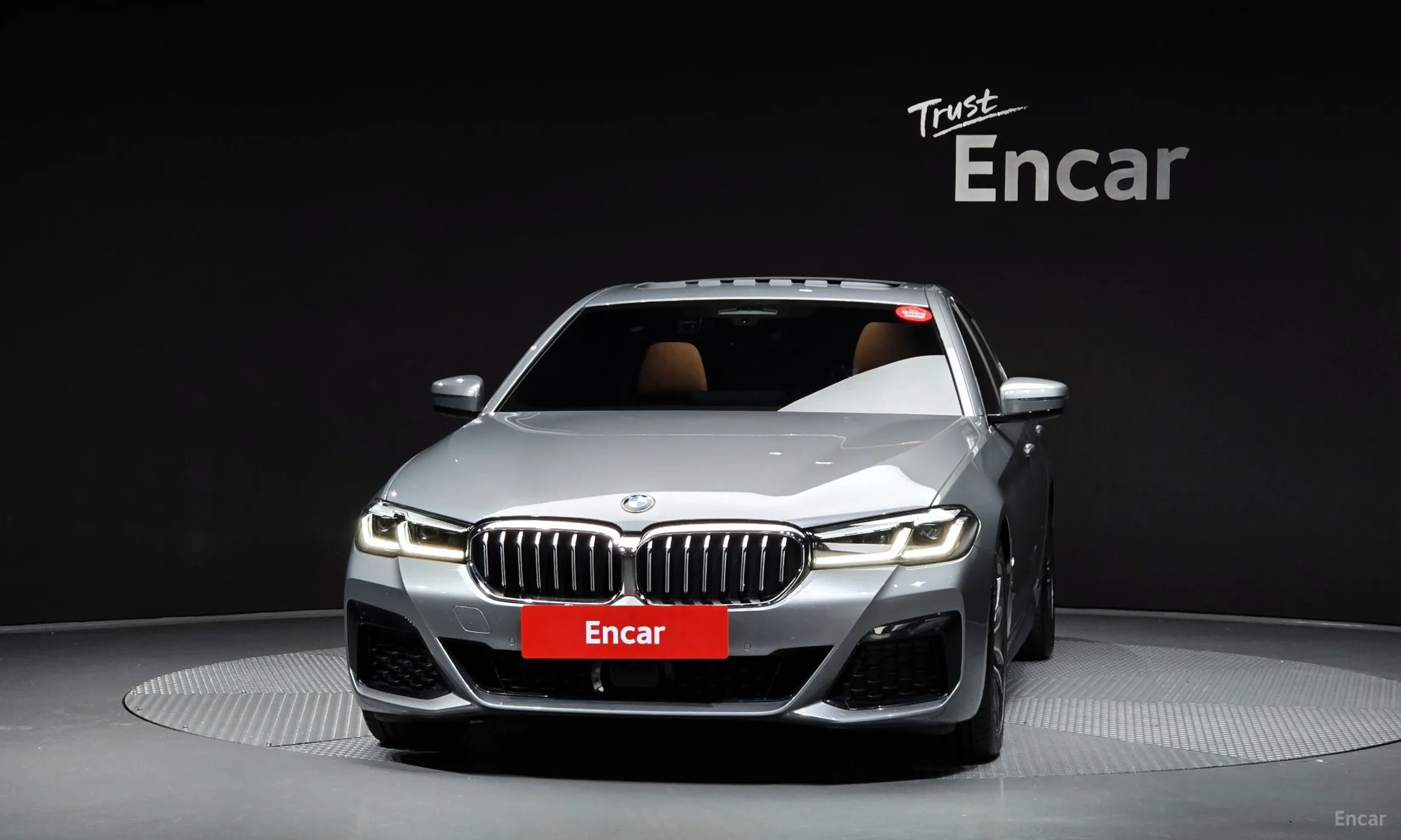 BMW 5 Series (G30) превью 2
