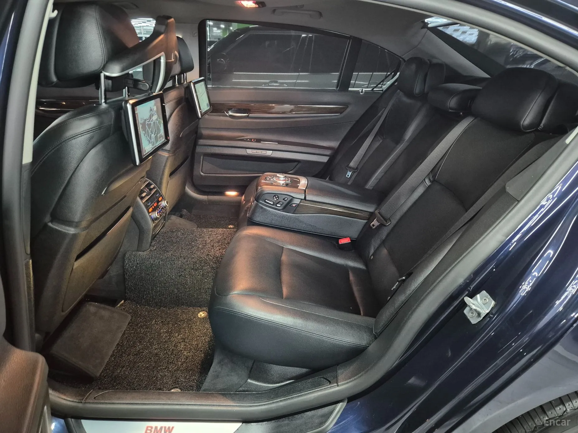 BMW 7 Series (F01) превью 4