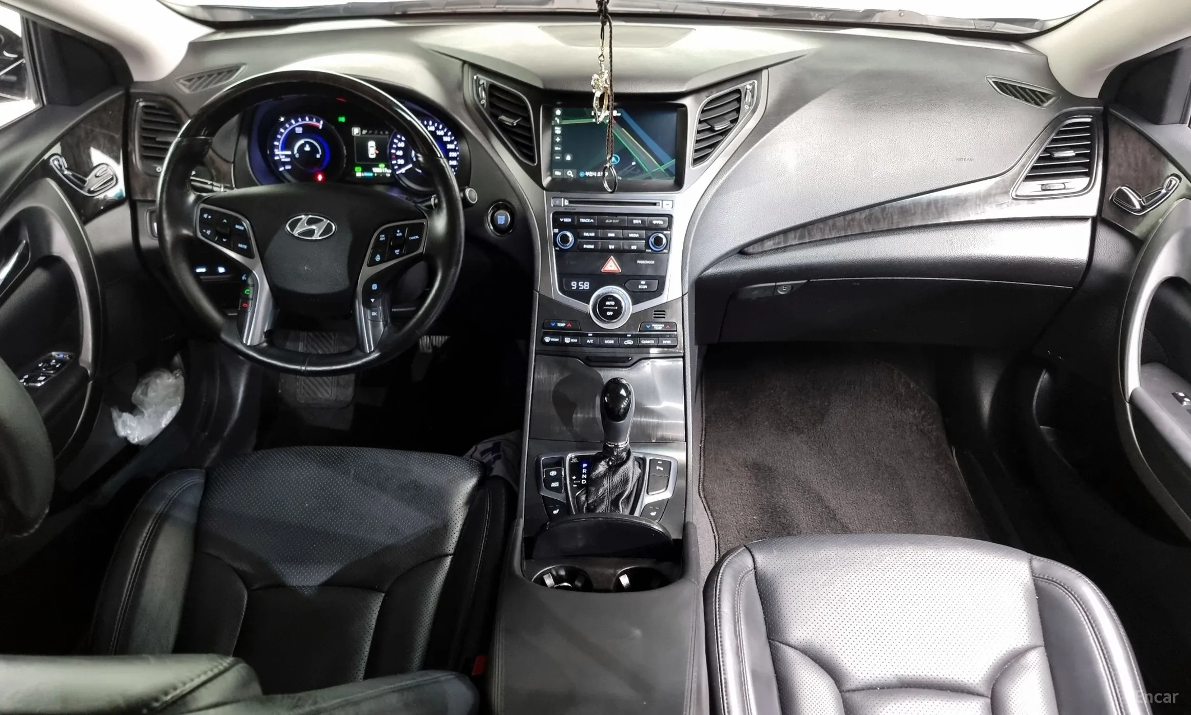 Hyundai Grandeur HG Hybrid превью 4