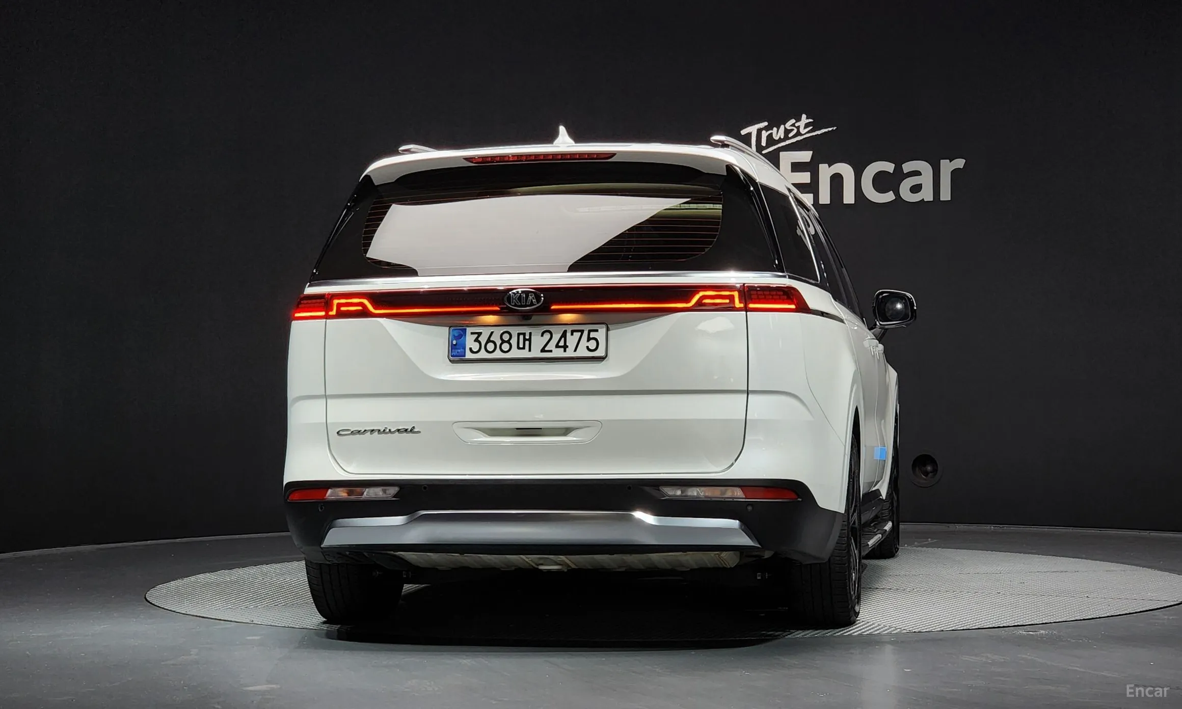 Kia Carnival Gen 4 превью 3