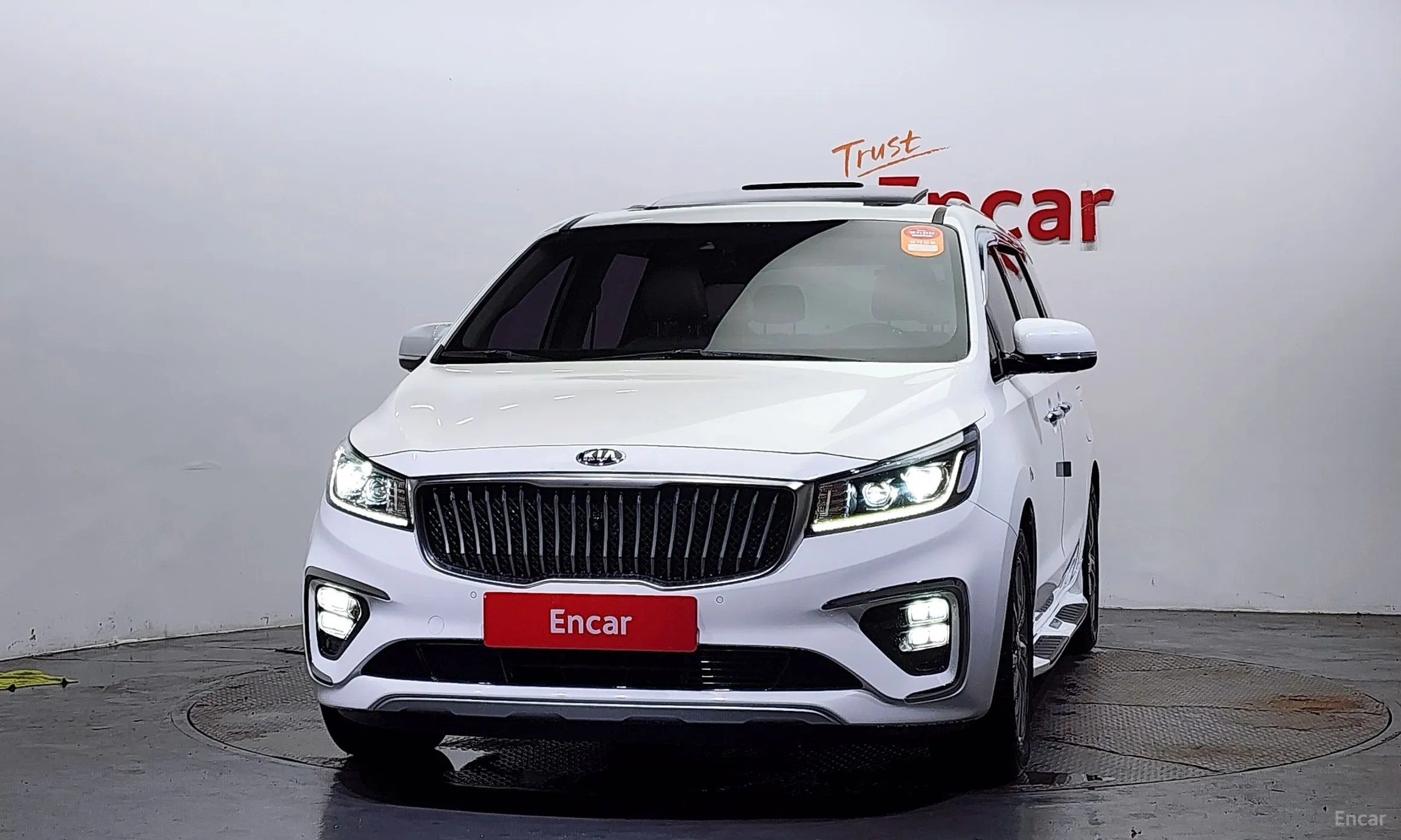 Kia Carnival превью 2