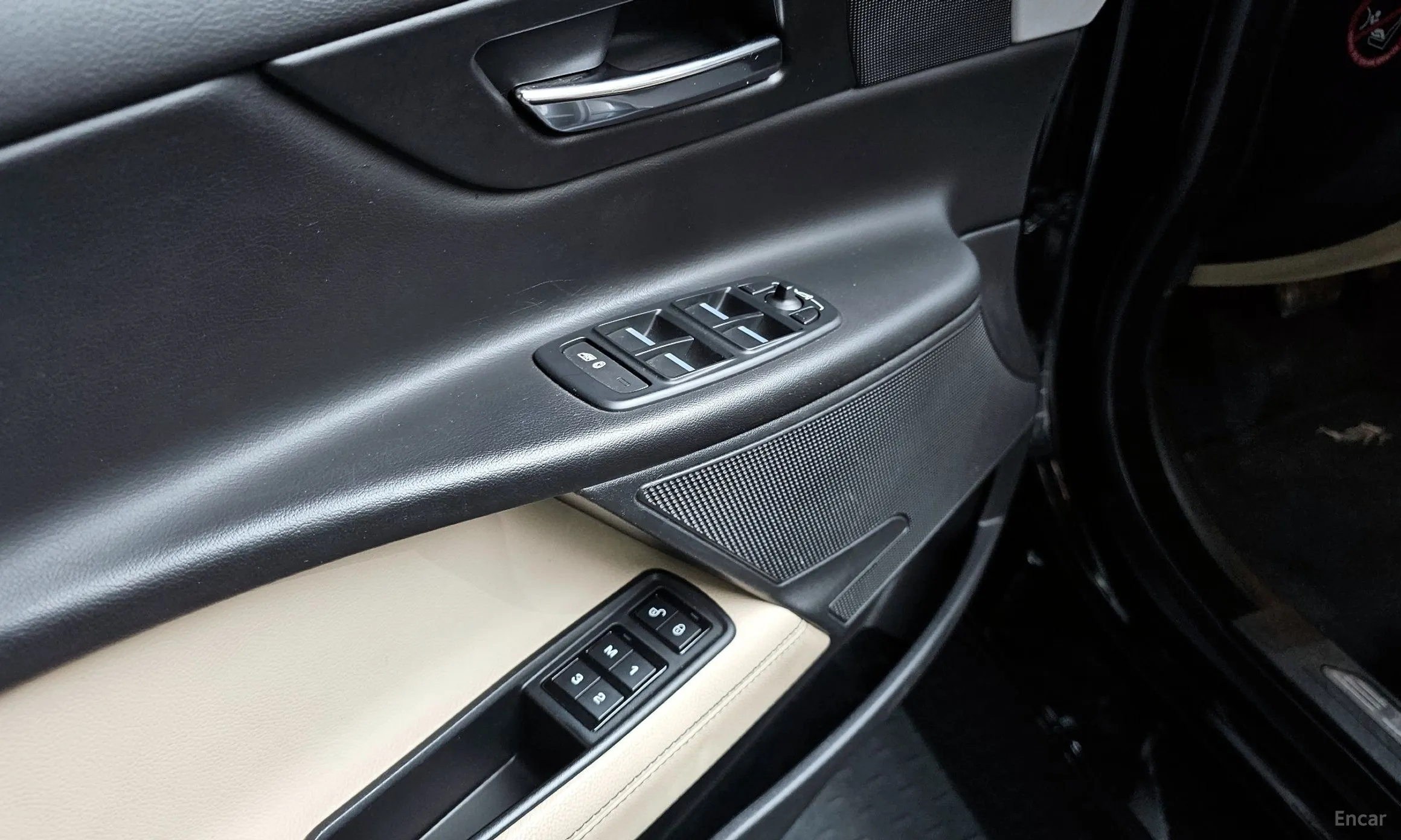 Jaguar XE превью 13