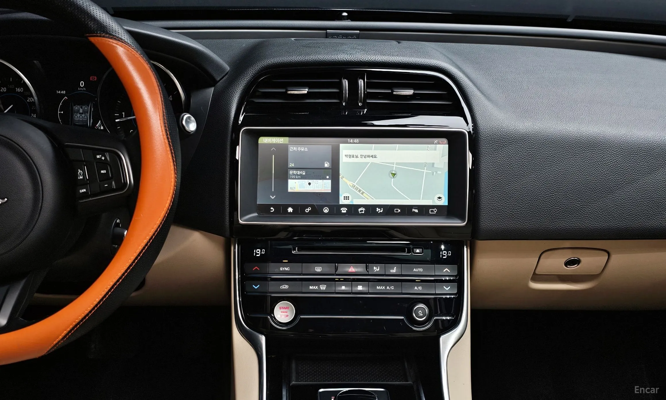 Jaguar XE превью 15