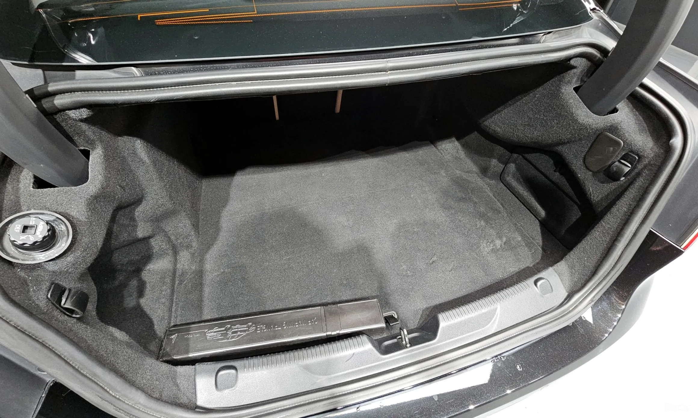 Jaguar XE превью 20
