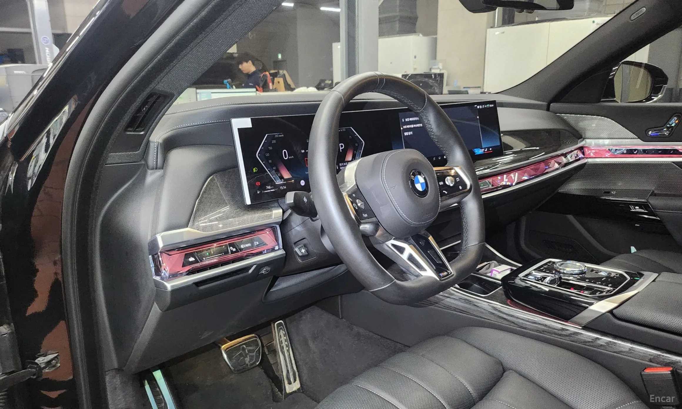 BMW 7 Series (G70) превью 4