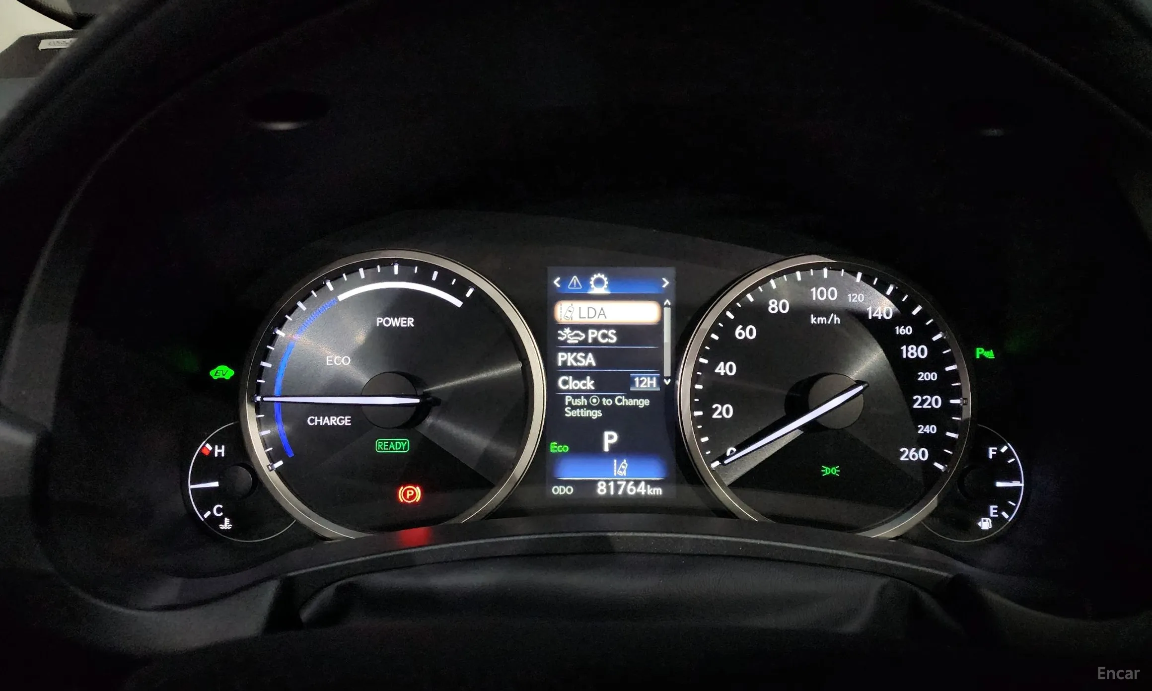 Lexus NX300h превью 8