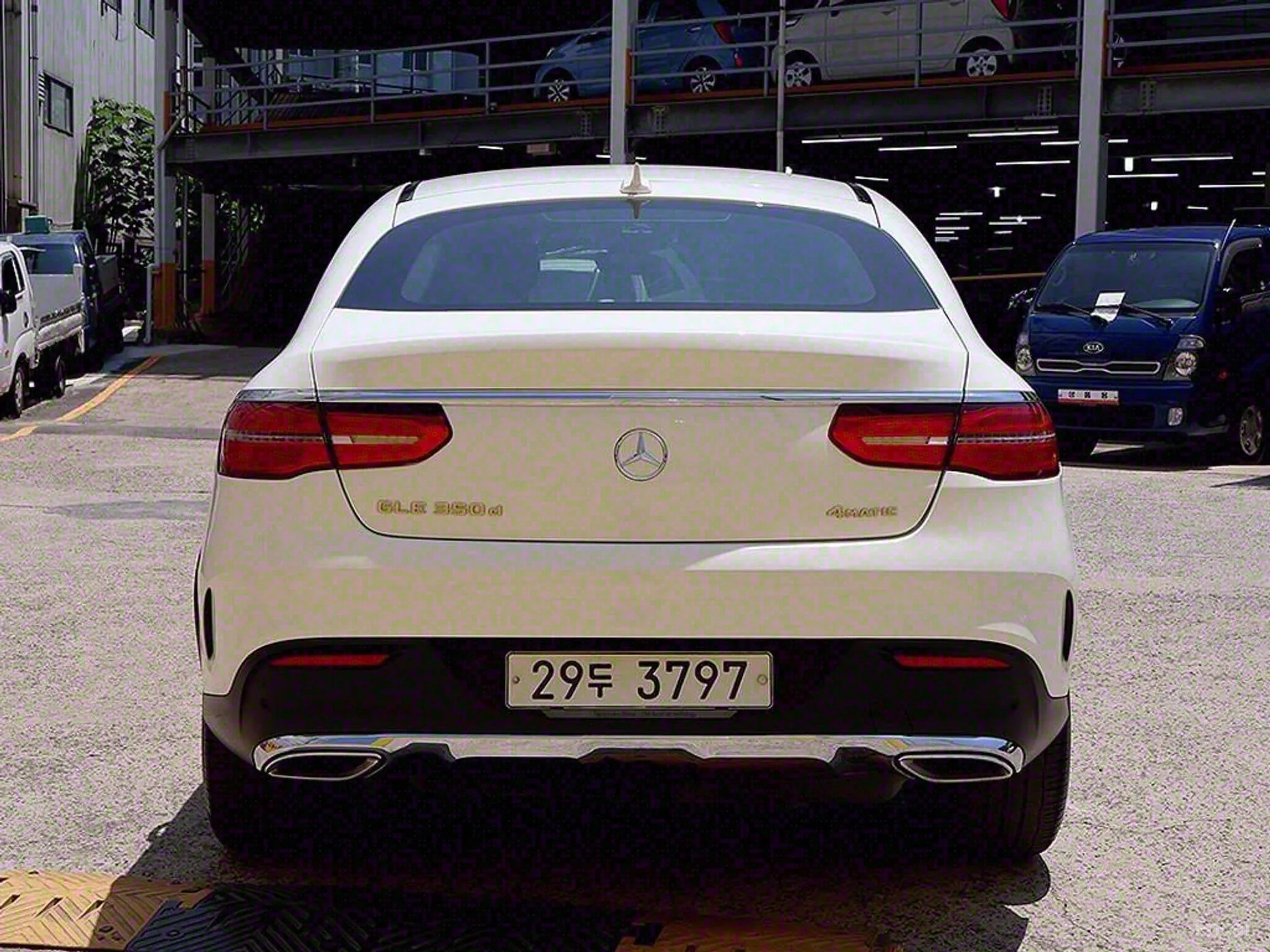 Mercedes Benz GLE-Class W166