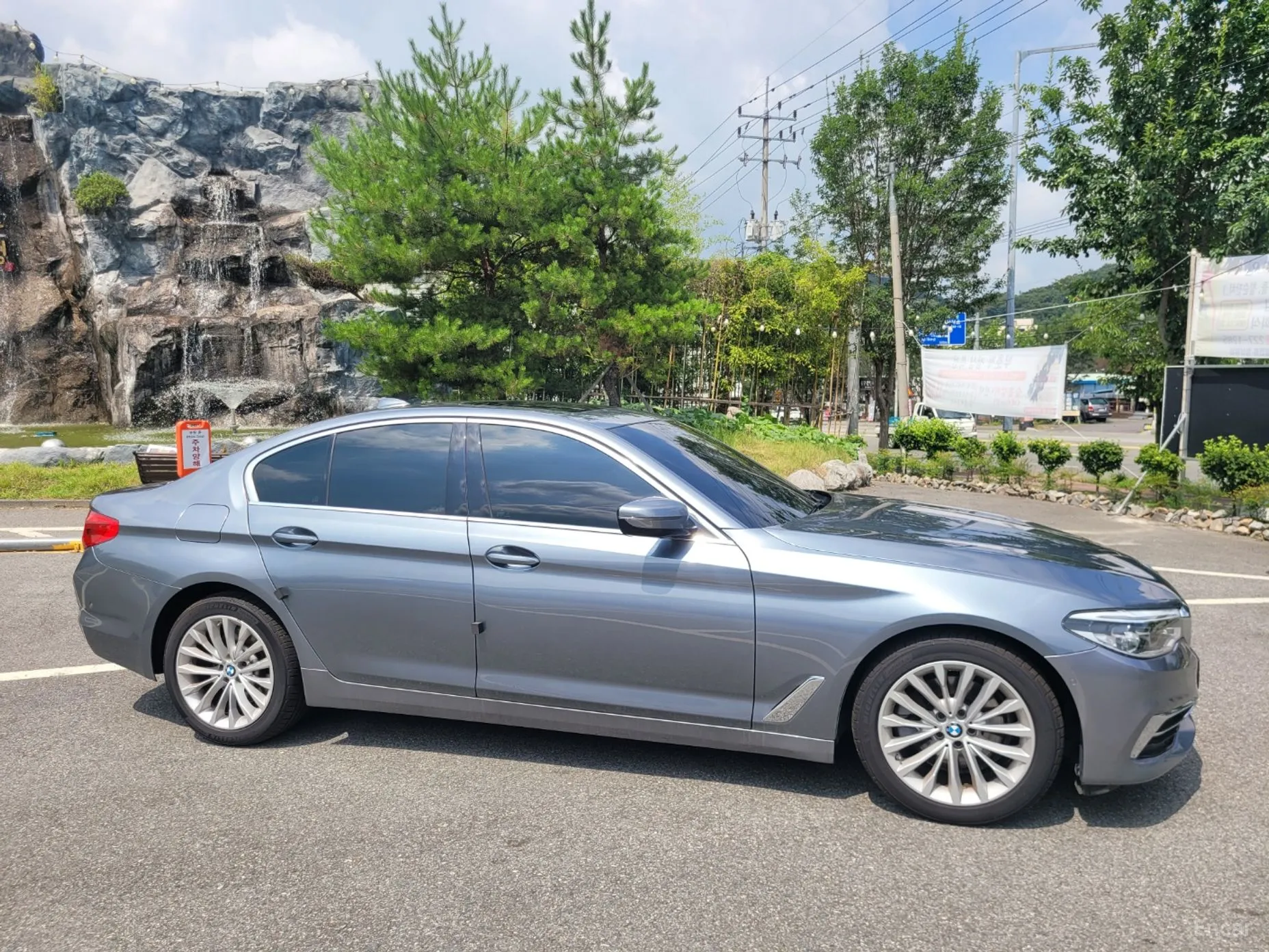BMW 5 Series (G30) превью 2