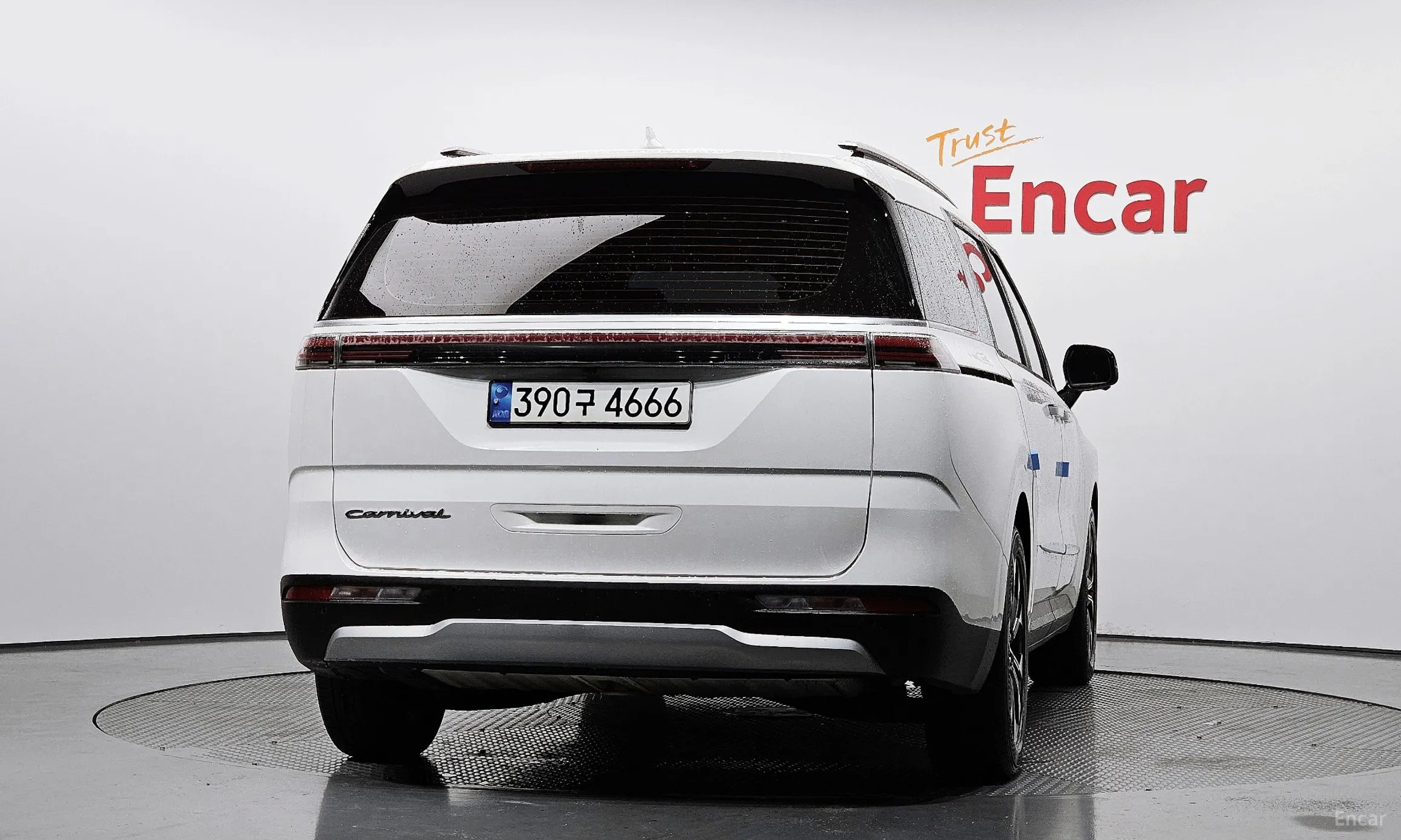 Kia Carnival Gen 4 превью 3