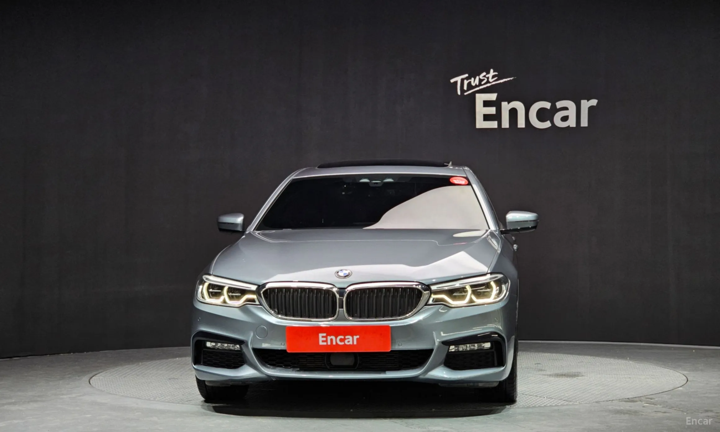 BMW 5 Series (G30) превью 2