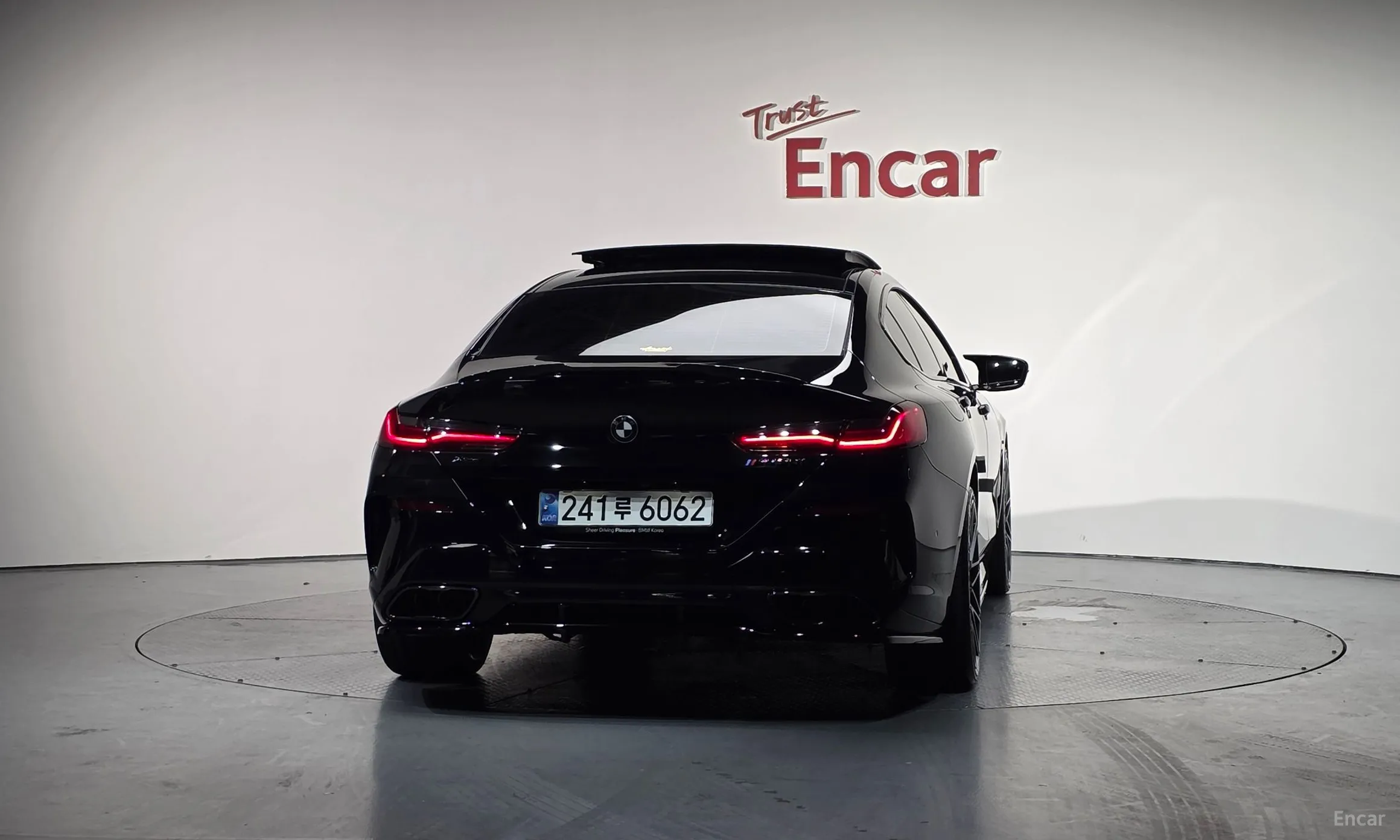 BMW 8-series (G15) превью 3