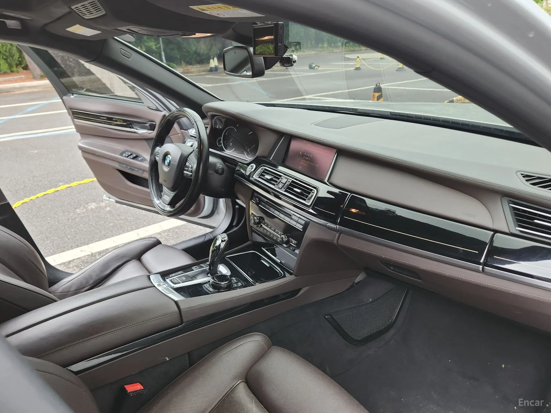 BMW 7 Series (F01) превью 4