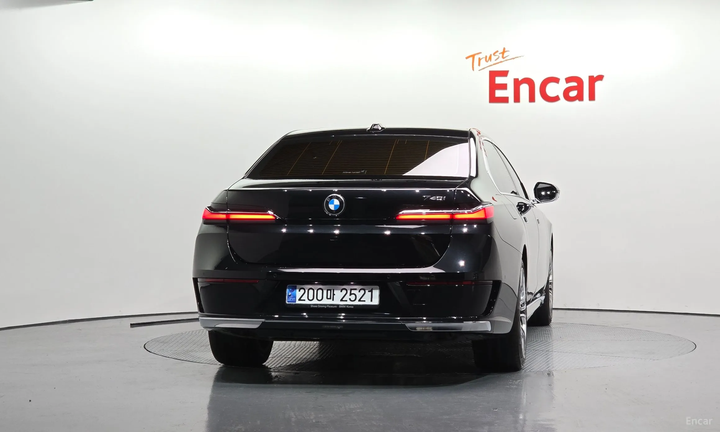 BMW 7 Series (G70) превью 3