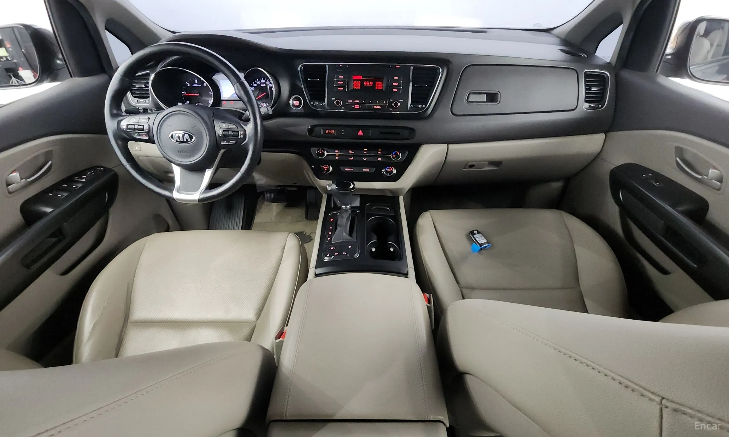 Kia Carnival превью 4