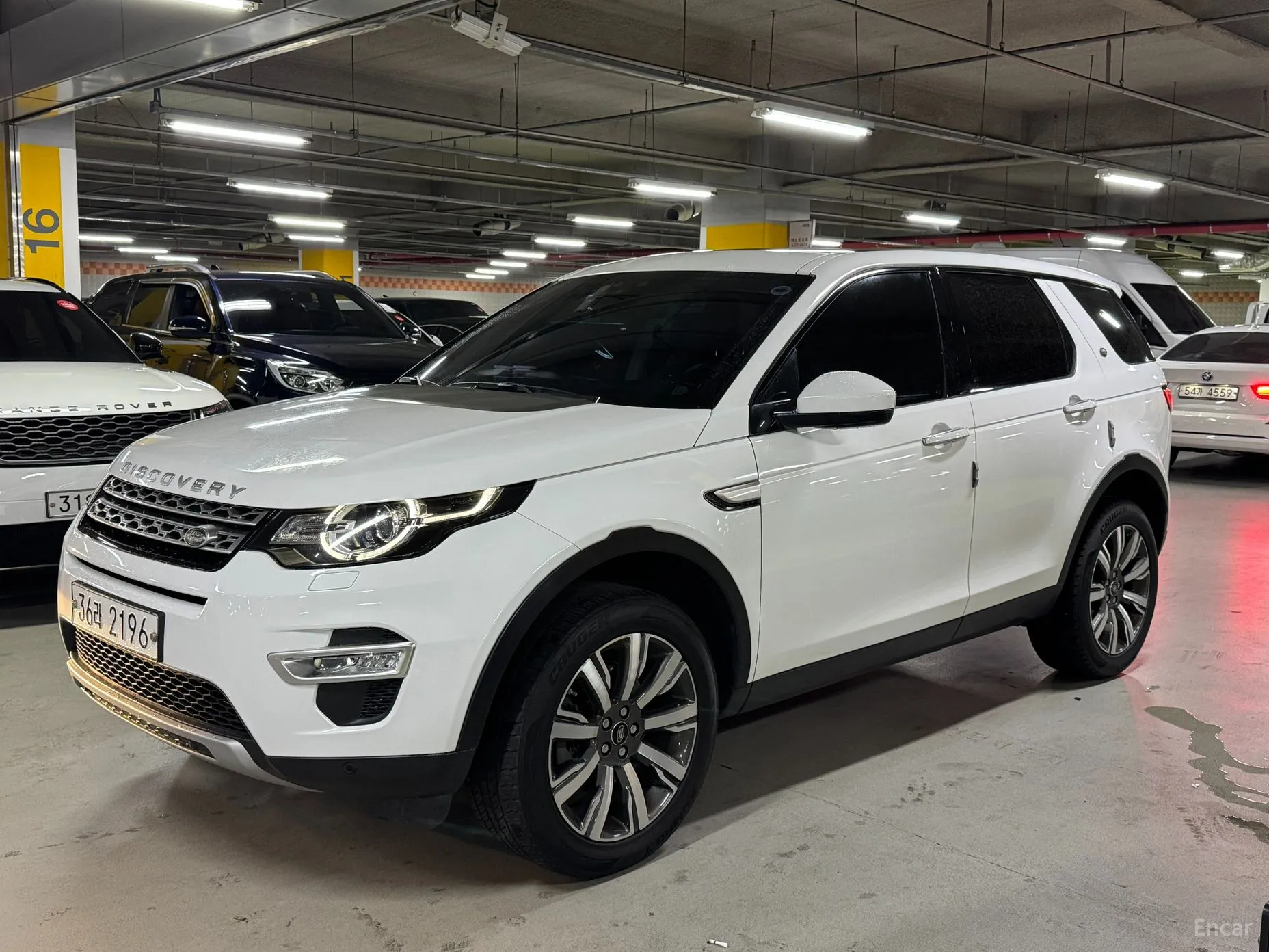 Land Rover Discovery Sports превью 2