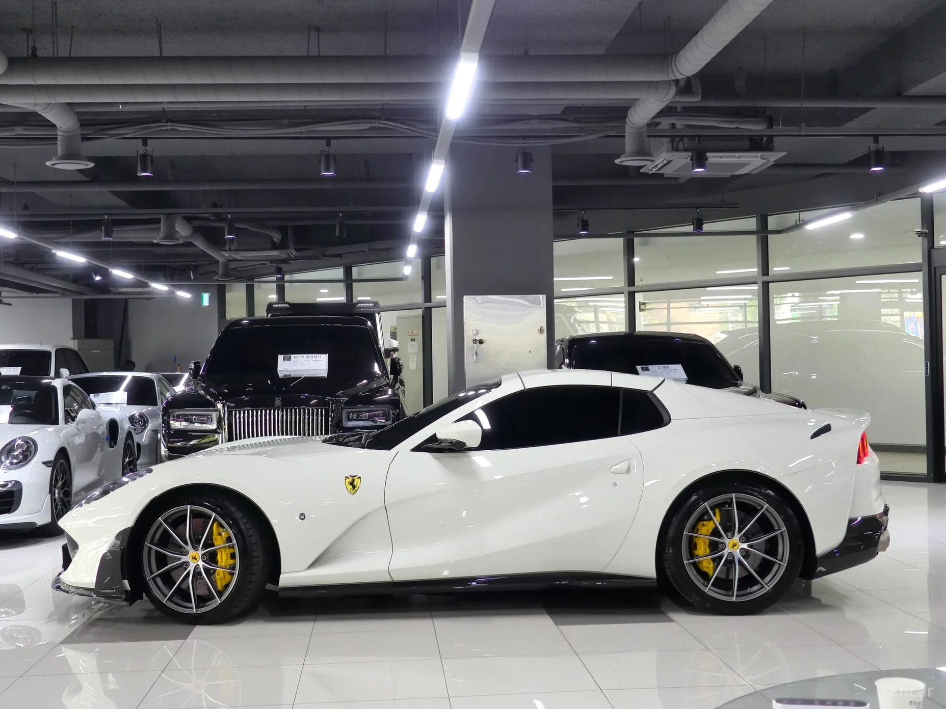 Ferrari 812 GTS превью 3