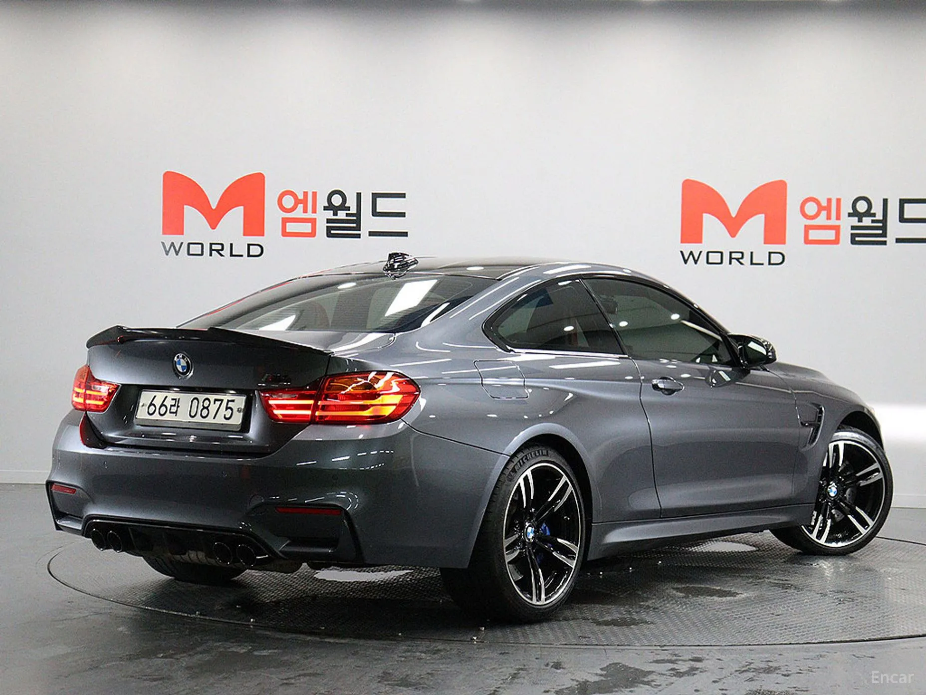 BMW M4 (F82)