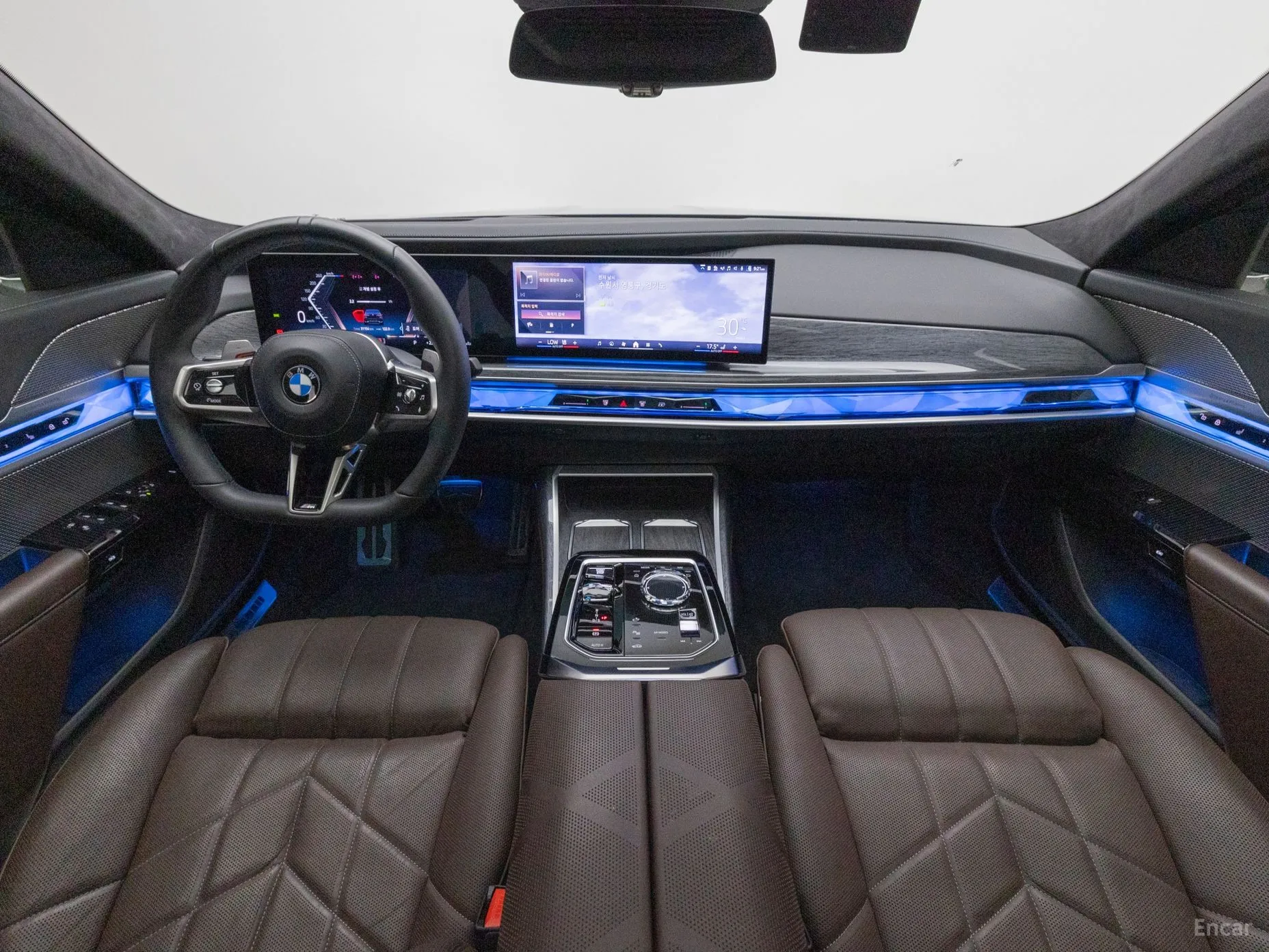BMW 7 Series (G70) превью 4