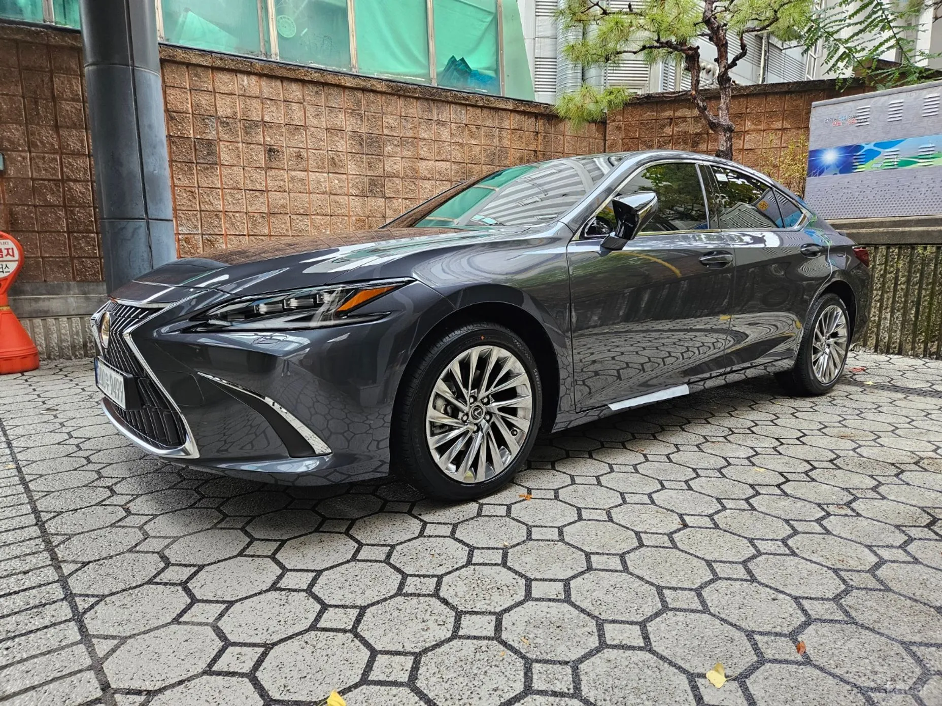 Lexus ES300h 7th Generation