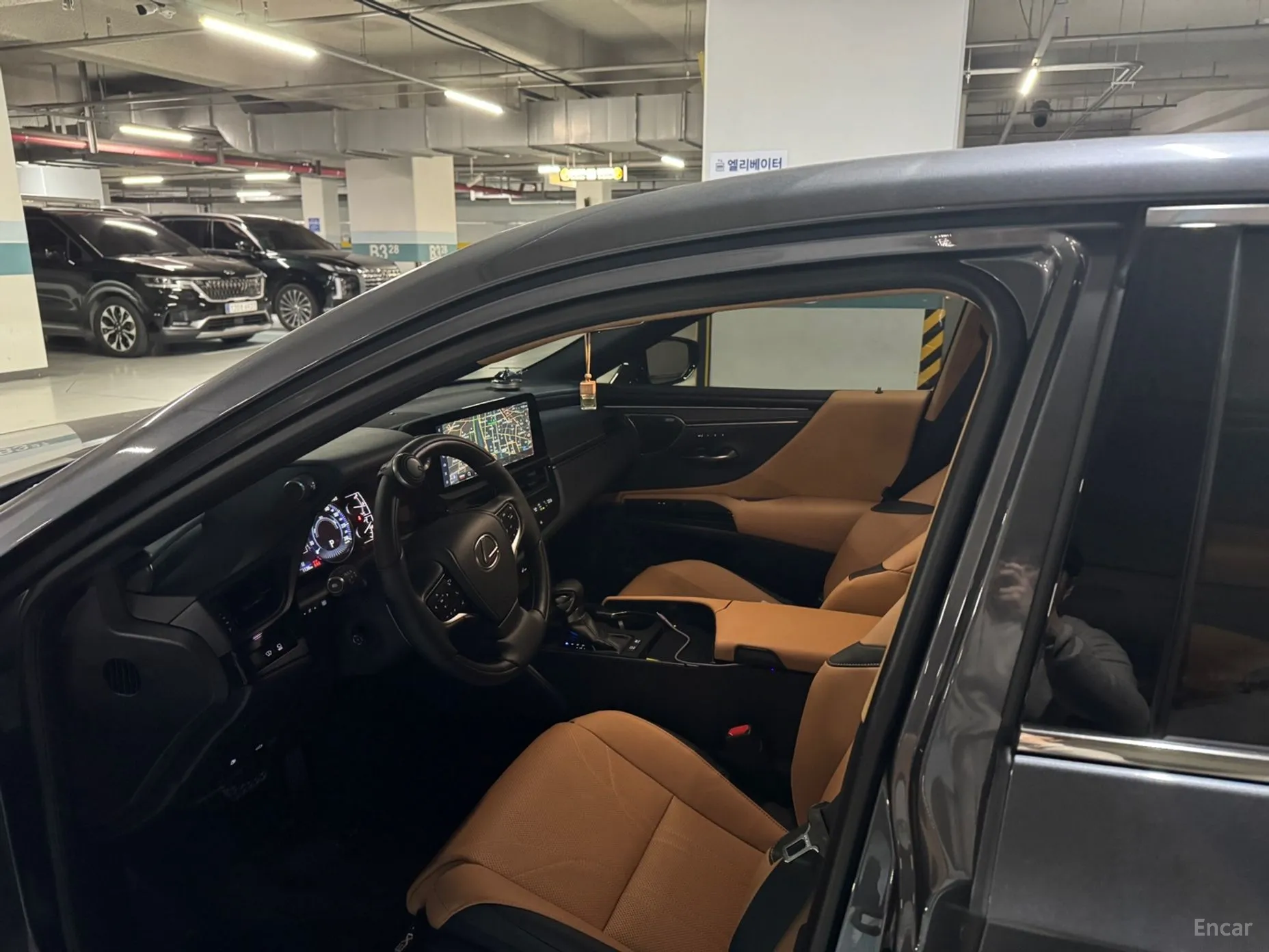 Lexus ES300h 7th Generation превью 7