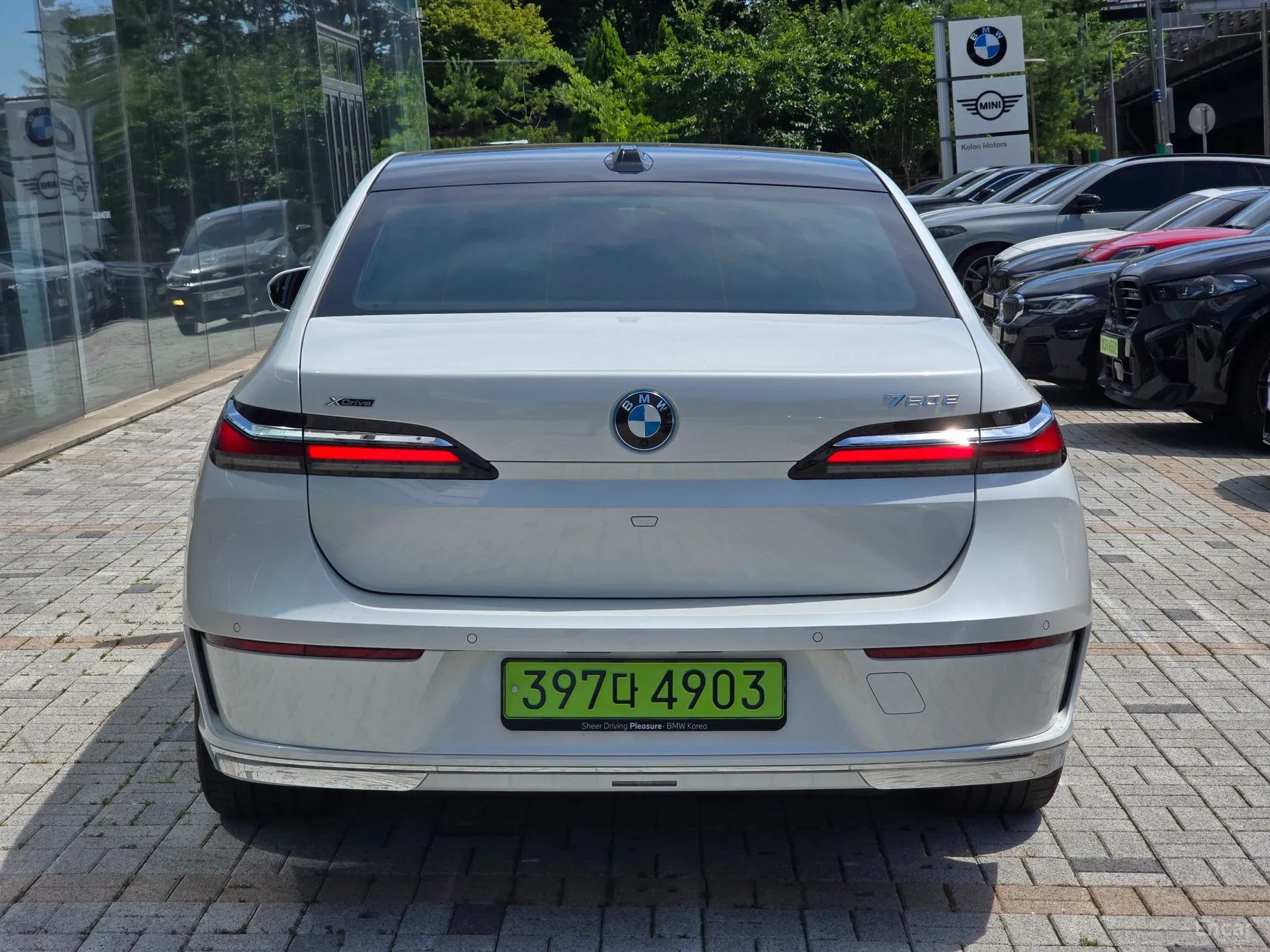 BMW 7 Series (G70) превью 3