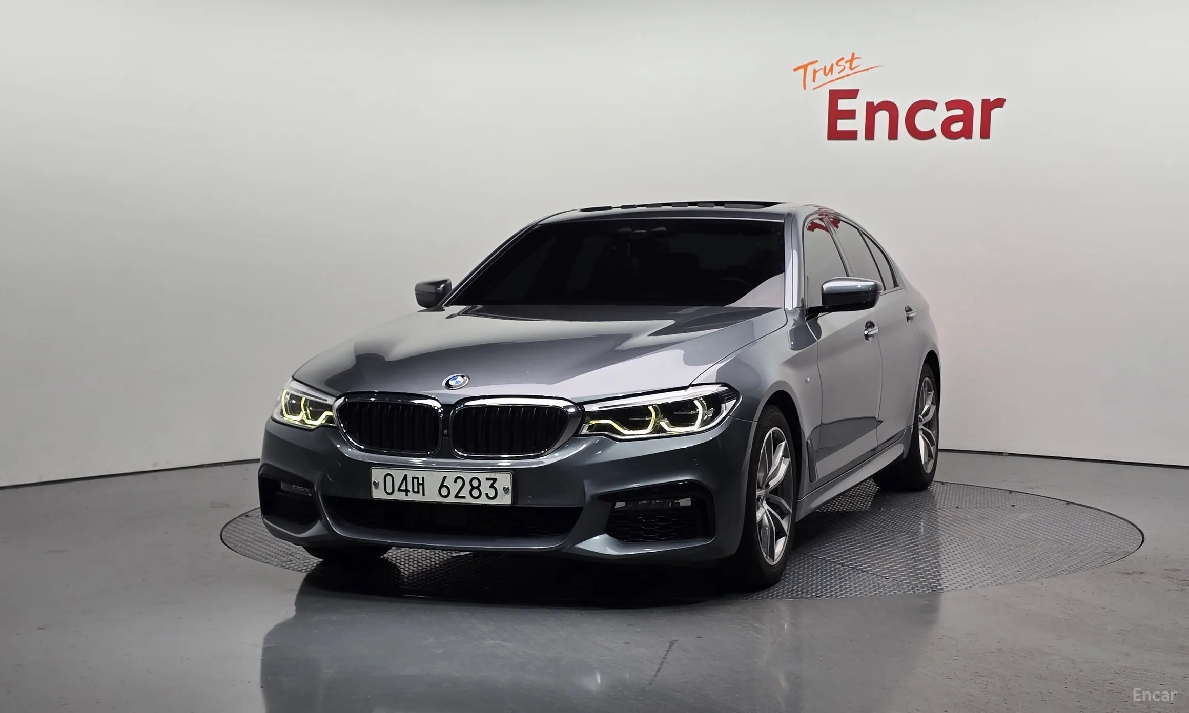 BMW 5 Series (G30) превью 2