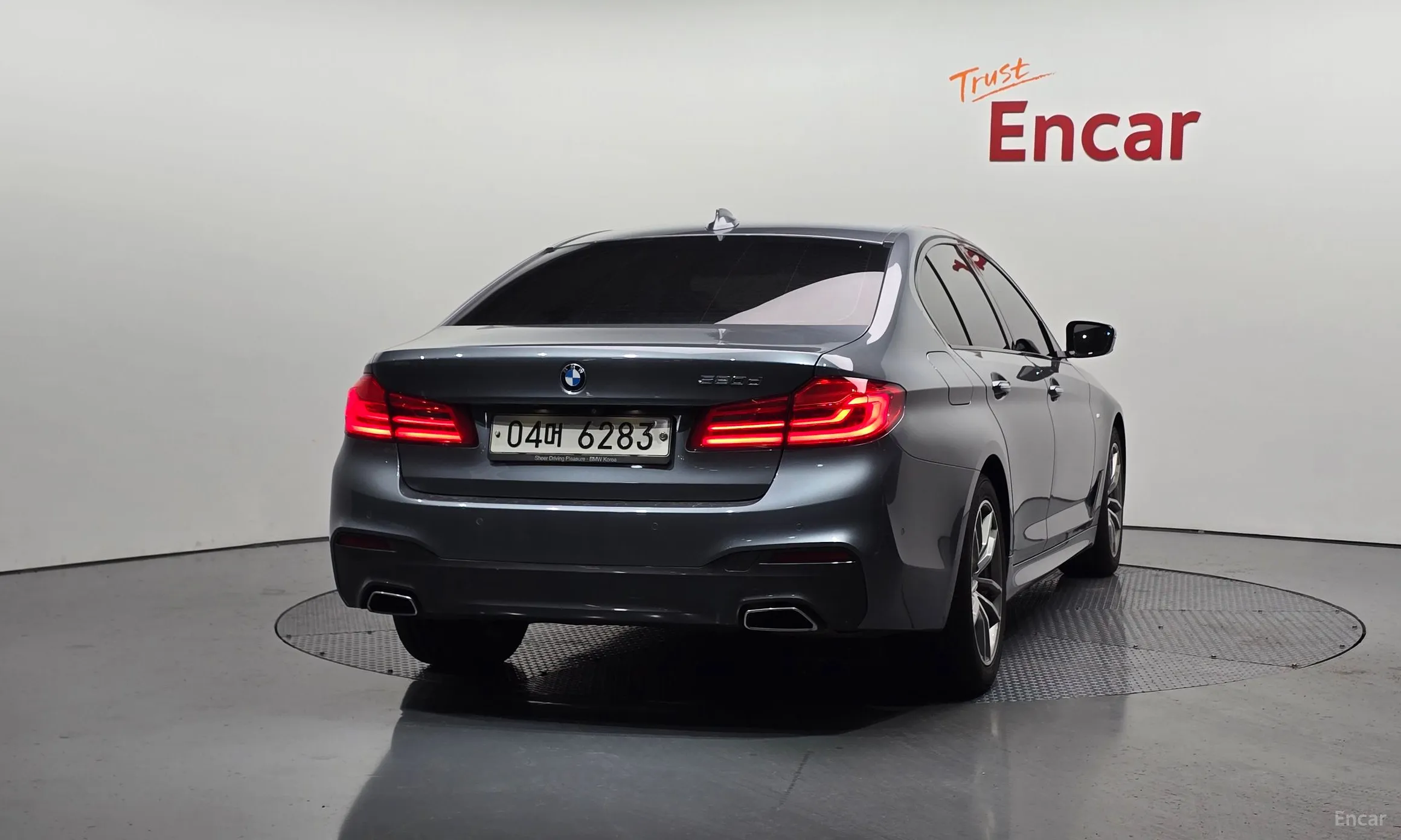 BMW 5 Series (G30) превью 3