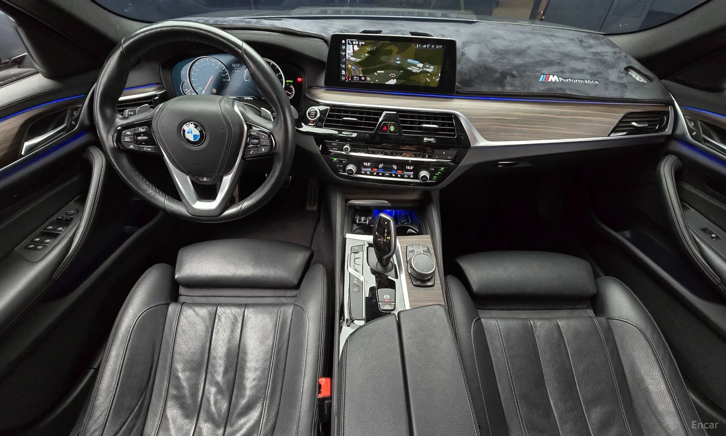 BMW 5 Series (G30) превью 4