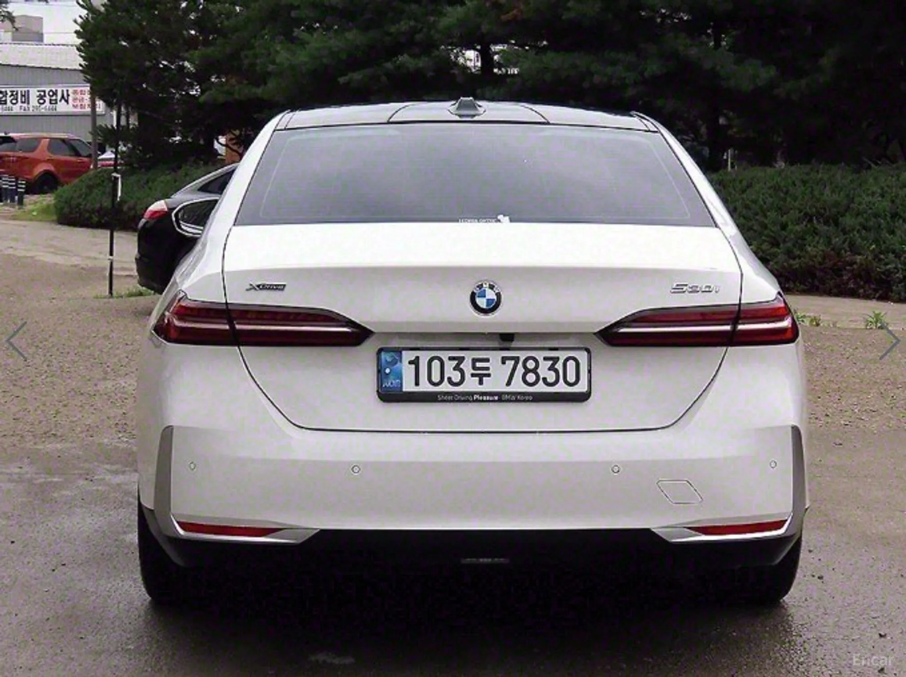 BMW 5 Series (G60) превью 3
